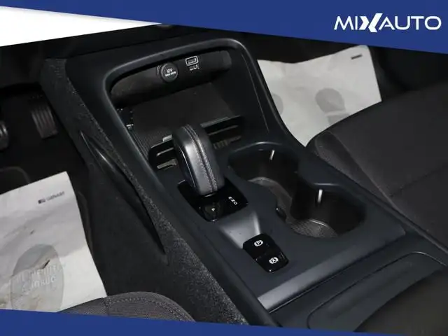 Volvo XC40 view 13