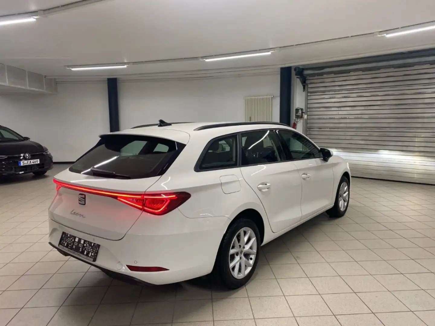 SEAT Leon Sportstourer 1.5 eTSI Style Navi Digitales Cockpit Weiß - 2