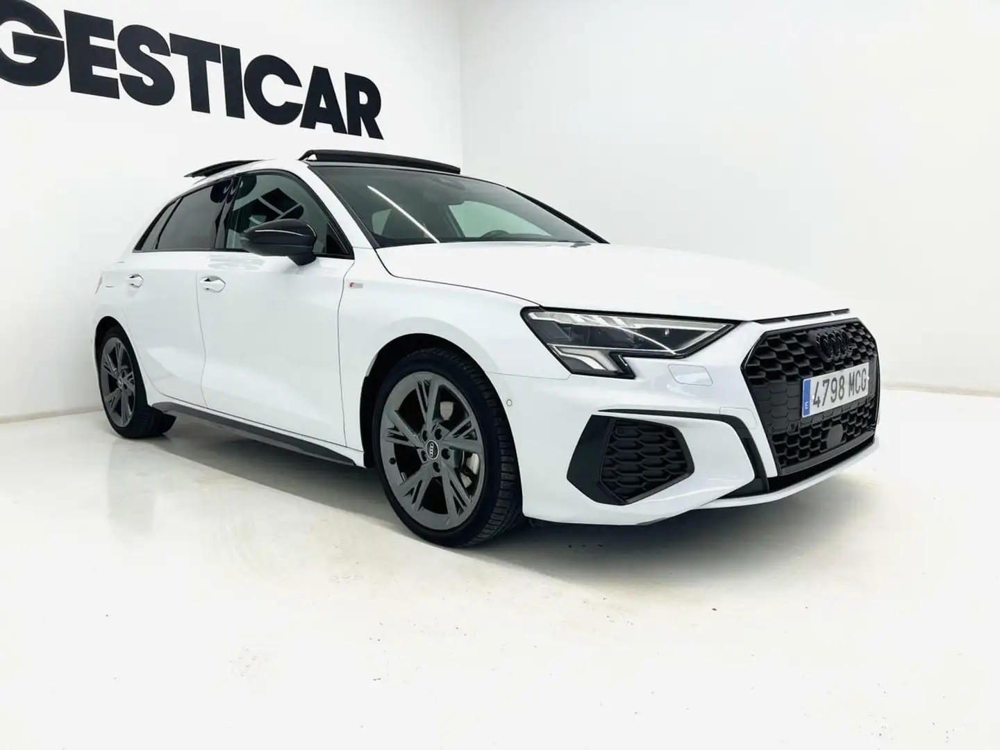 Audi A3 SPORTBACK 1.5TSI 150CV STRONIC BLACKLINE Blanc - 2