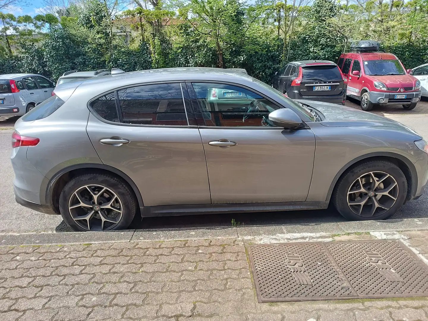 Alfa Romeo Stelvio 2.2 t Sport Tech rwd 160cv auto Argent - 1