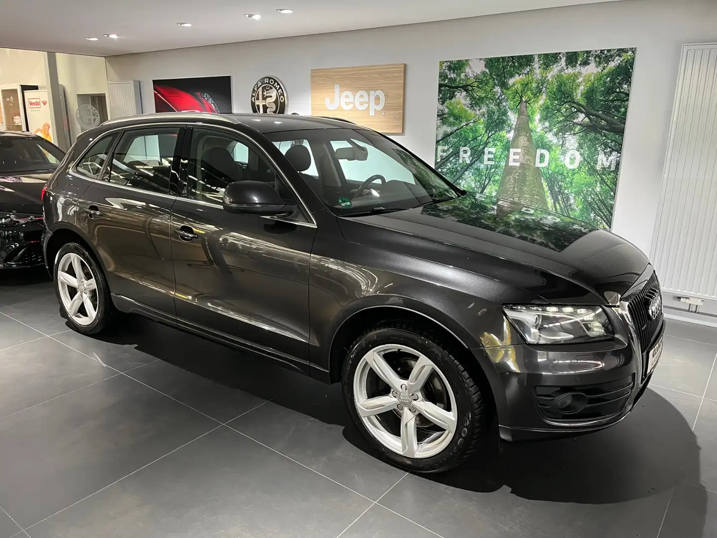 Audi Q5 3.0l TDI quattro Grau - 2