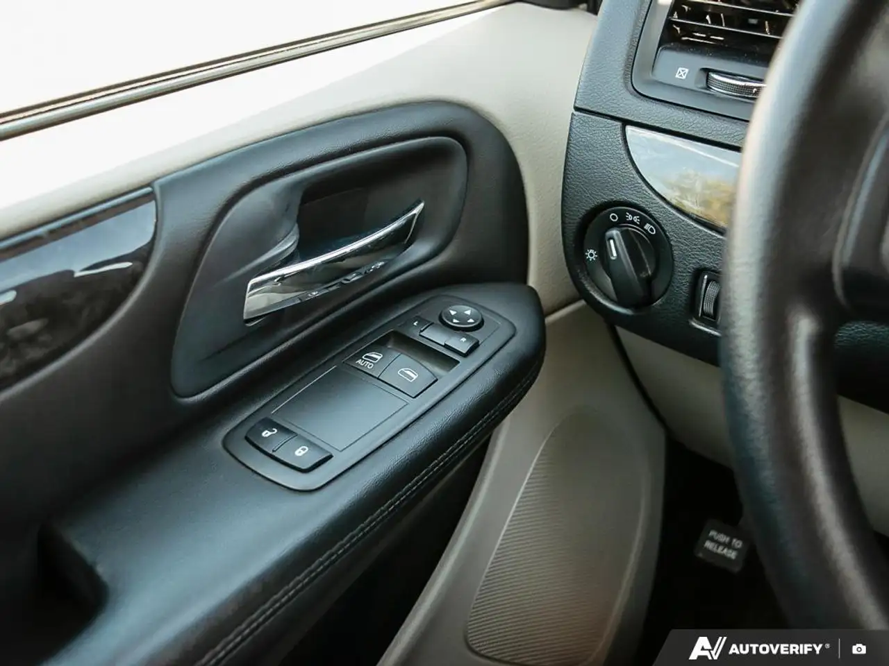 Dodge Grand Caravan fotografie Dodge Grand Caravan