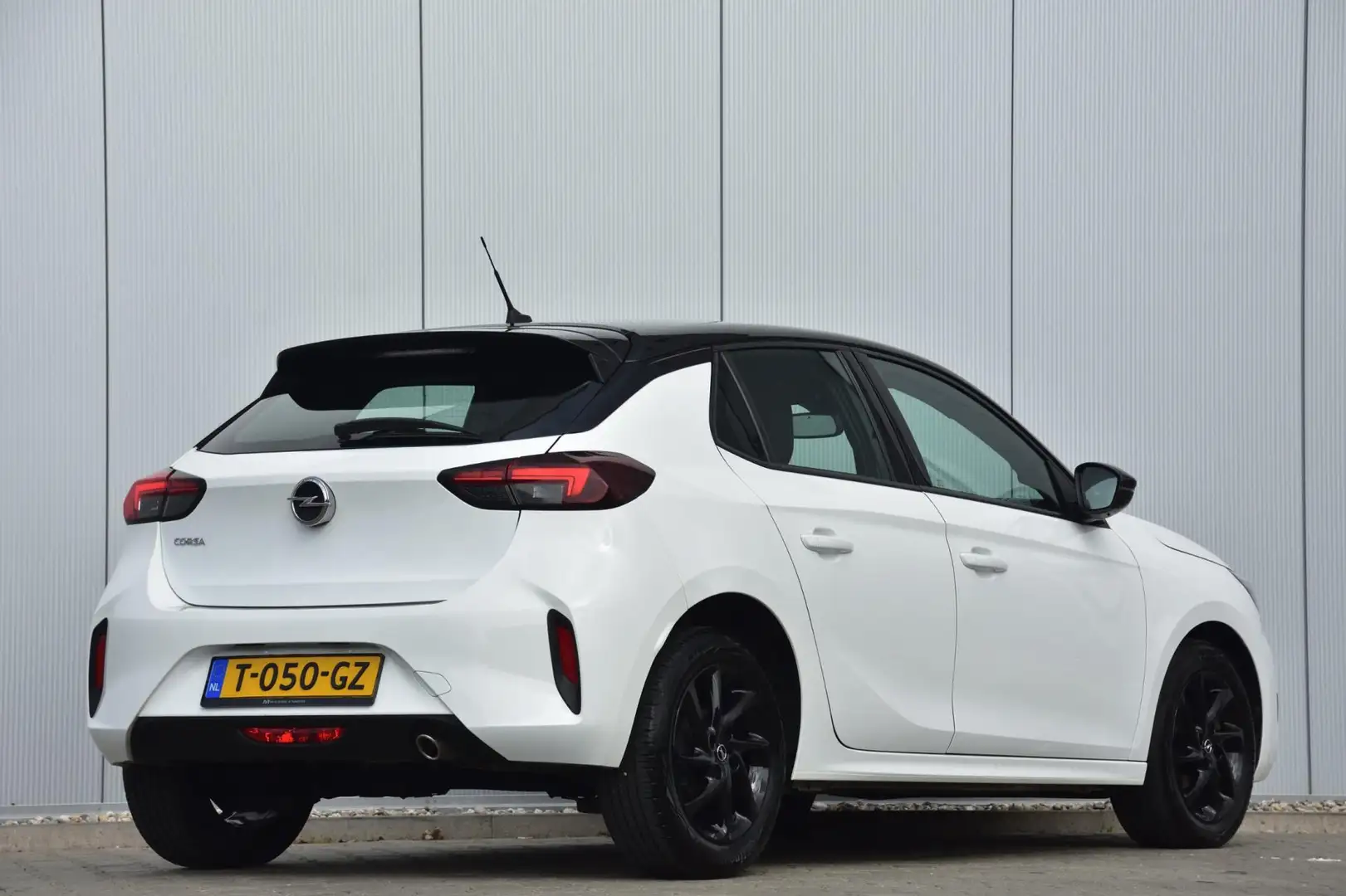 Opel Corsa 1.2 Turbo 100 pk GS Line Navi via App-Connect, Led Wit - 2
