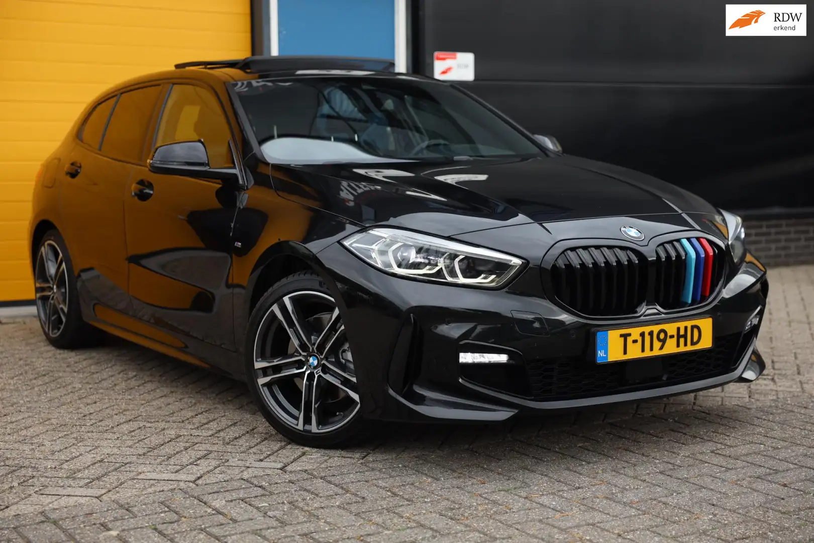 BMW 118 1-serie 118i M Line / AUT / Navi / Camera / M Inte Zwart - 1