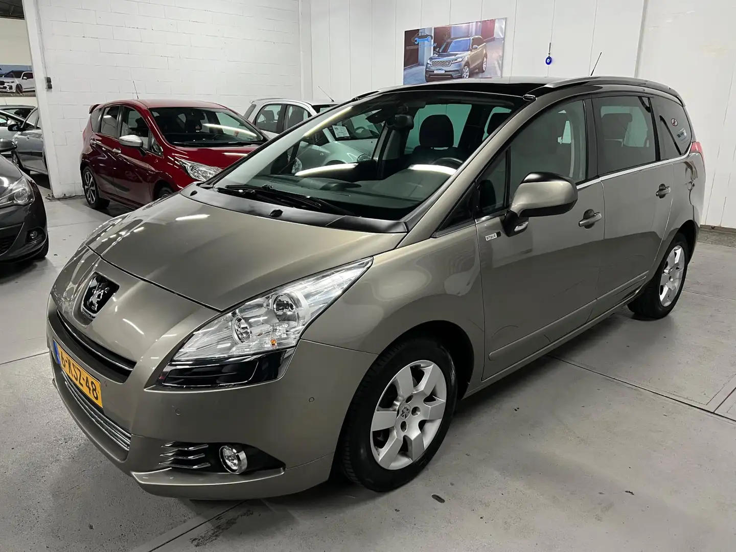 Peugeot 5008 1.6 VTi Style 5p. NAVIGATIE / NAP / PANODAK Gris - 2