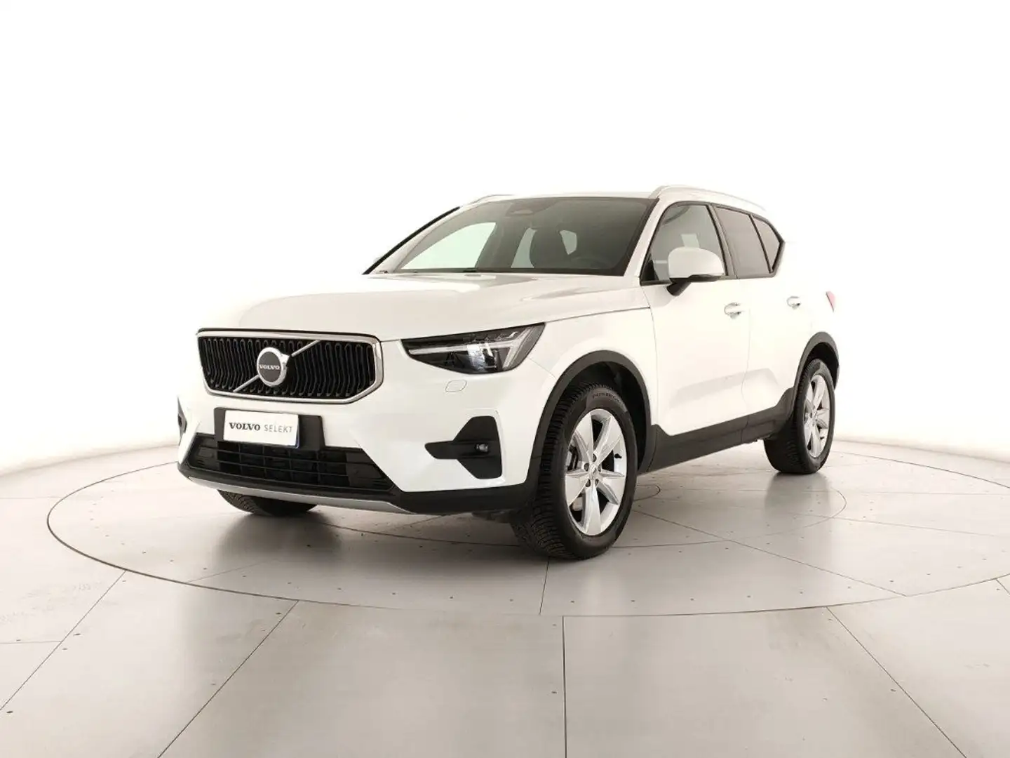 Volvo XC40 B3 automatico Core Bianco - 2