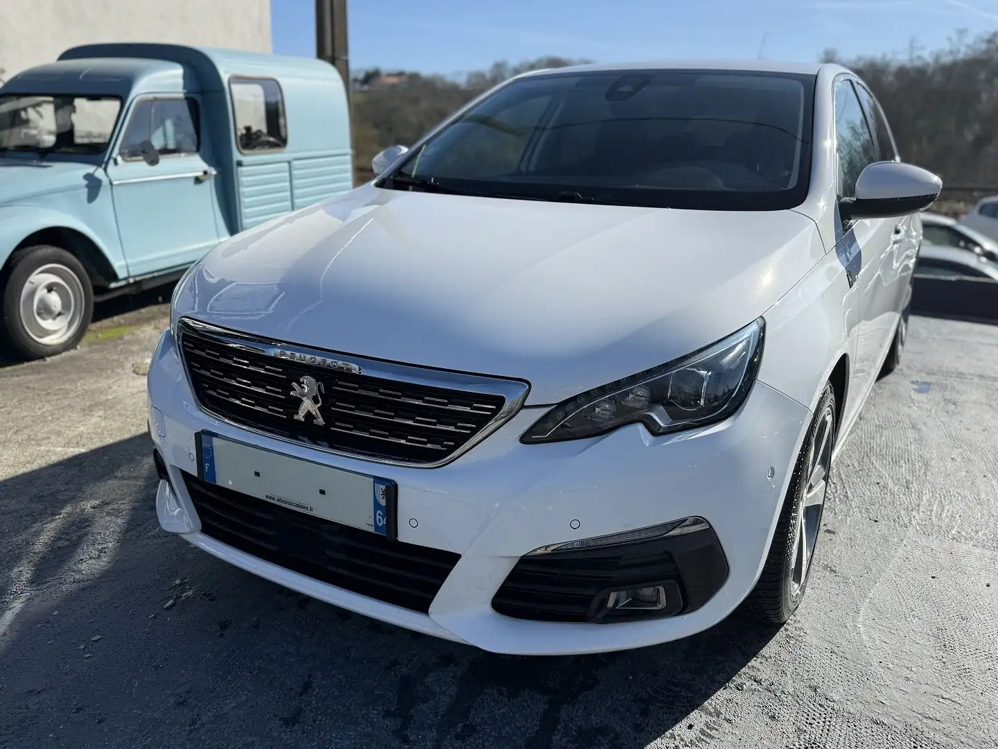 Peugeot 308 1.2 PURETECH 130CH E6.C S\u0026S TECH EDITION EAT8 Weiß - 2