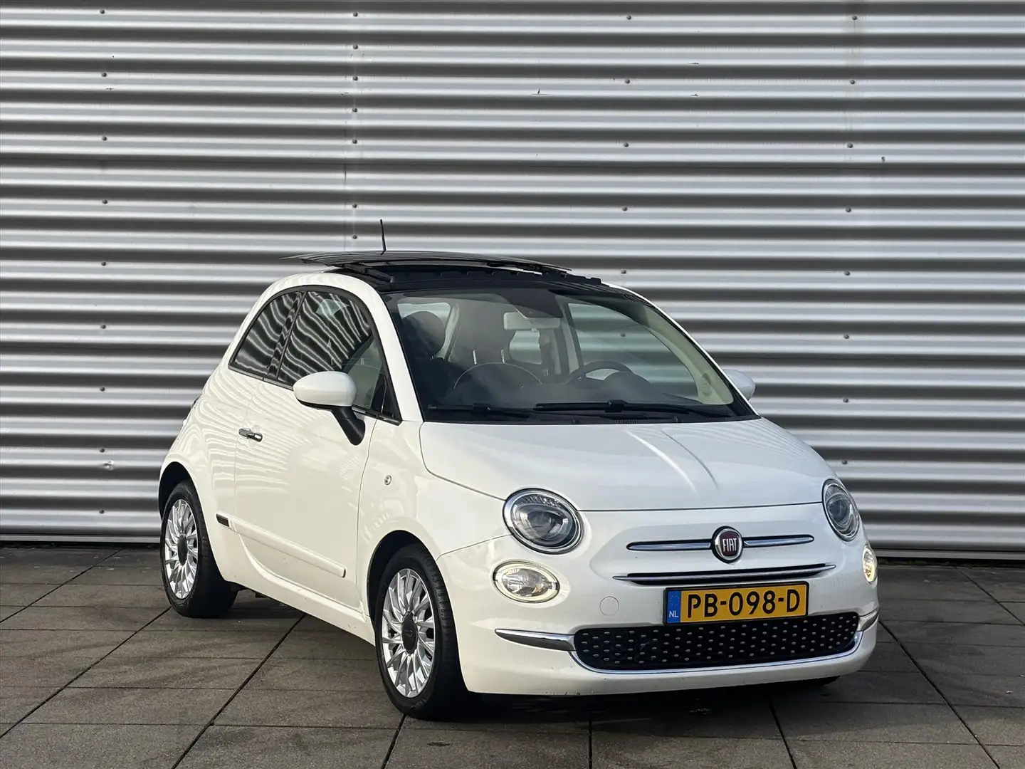 Fiat 500 0.9 TwinAir Turbo 80pk Lounge | Airco | Panoramisc Wit - 2