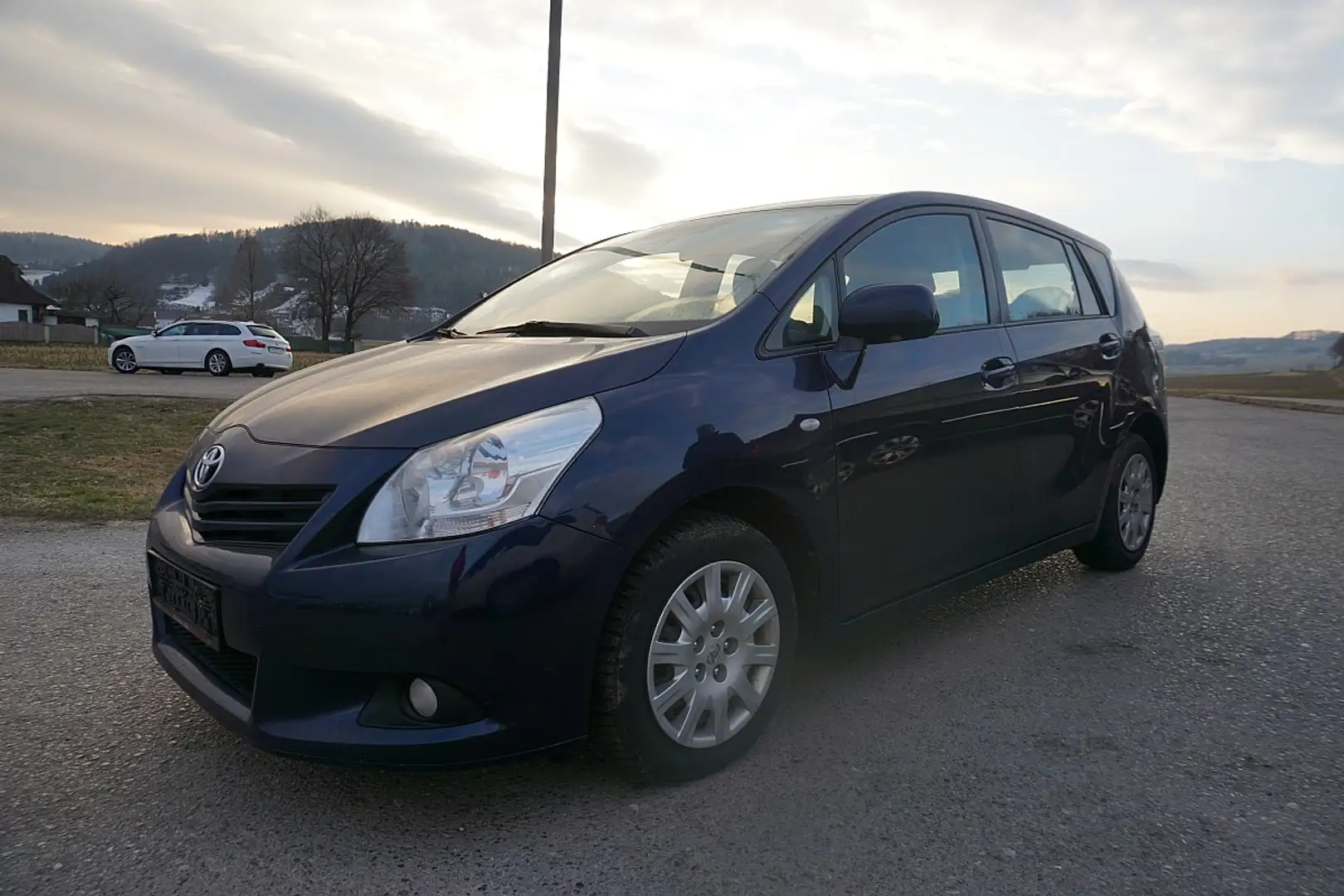 Toyota Verso 2,0 D-4D 125 High DPF Blau - 2