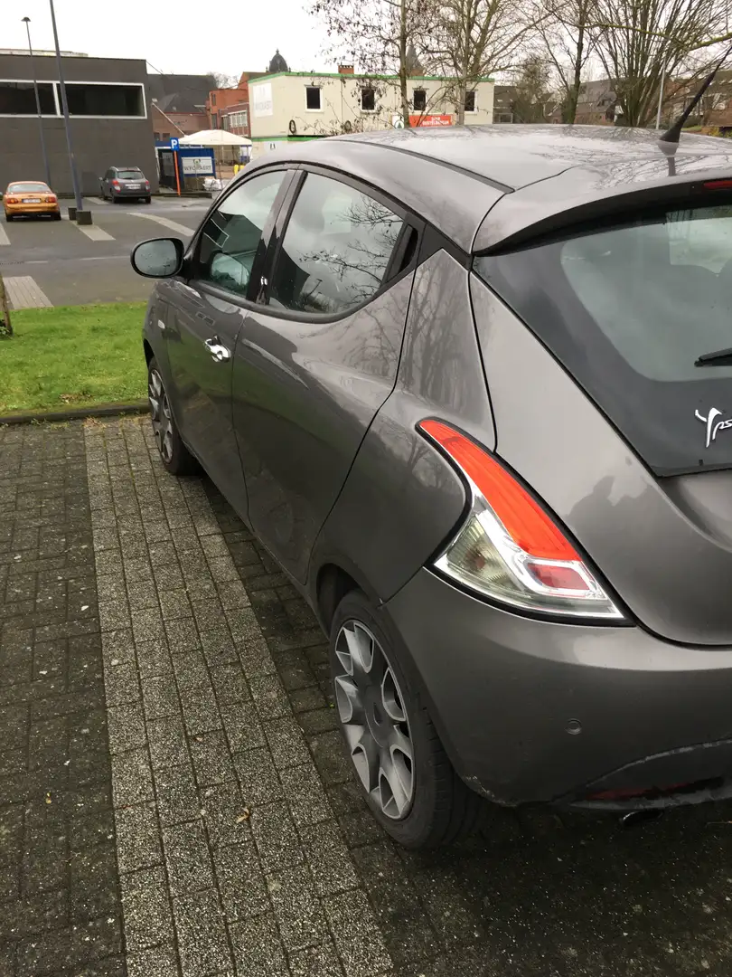 Lancia Ypsilon Y 1.2 8v Gold Bronze - 2