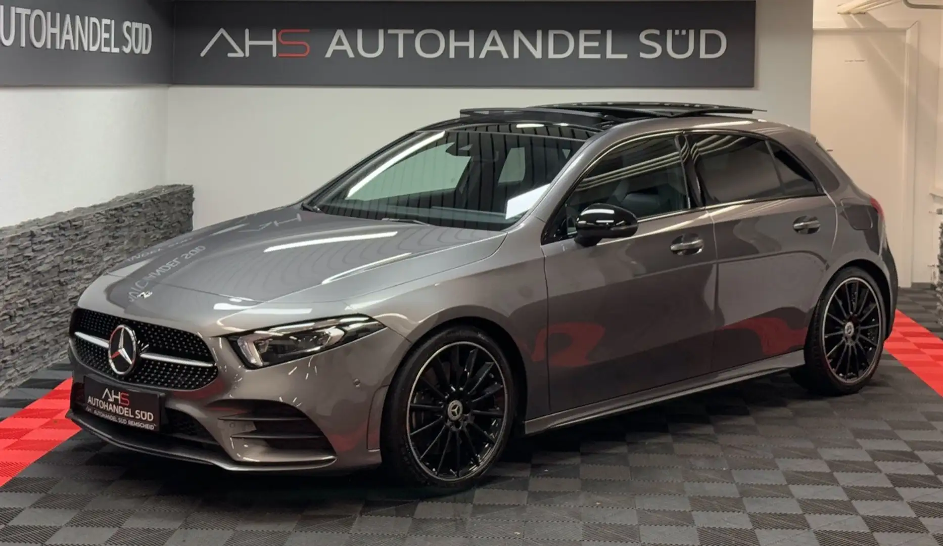 Mercedes-Benz A 250 4Matic  AMG-LINE*PANORAMA*LED*MBUX*AHK* Gris - 1