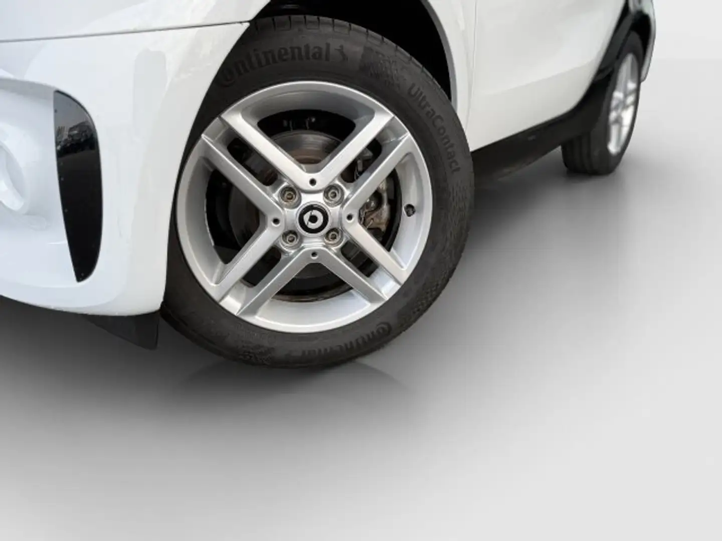 smart forTwo fortwo EQ passion 22kW-Lader Park PlusP Alu DAB Weiß - 2