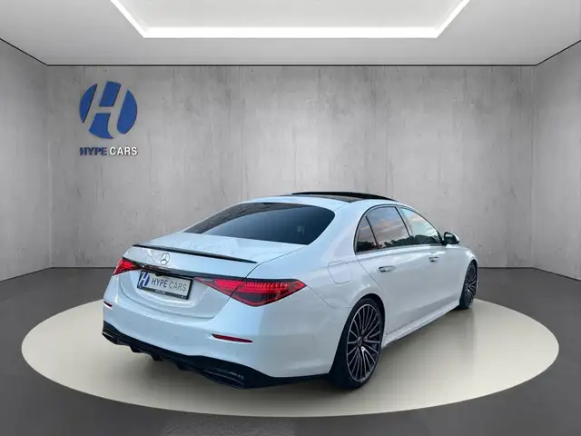 Mercedes-Benz S-Class view 4