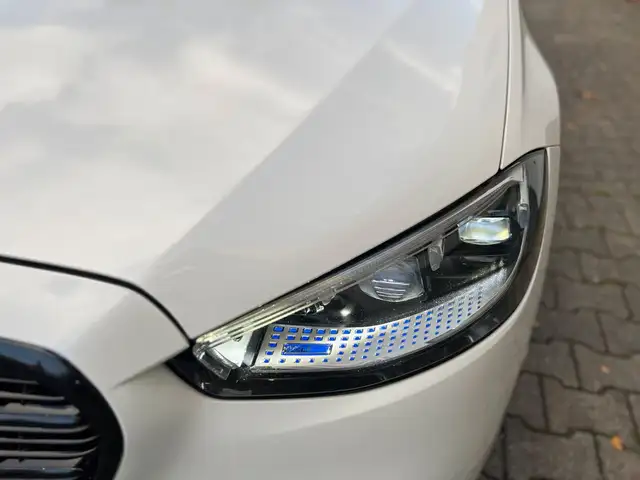 Mercedes-Benz S-Class view 9