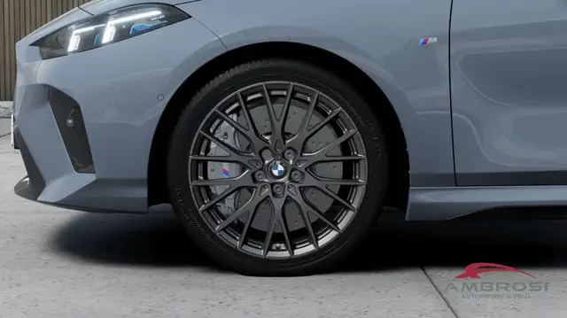 BMW 1 Series view 8