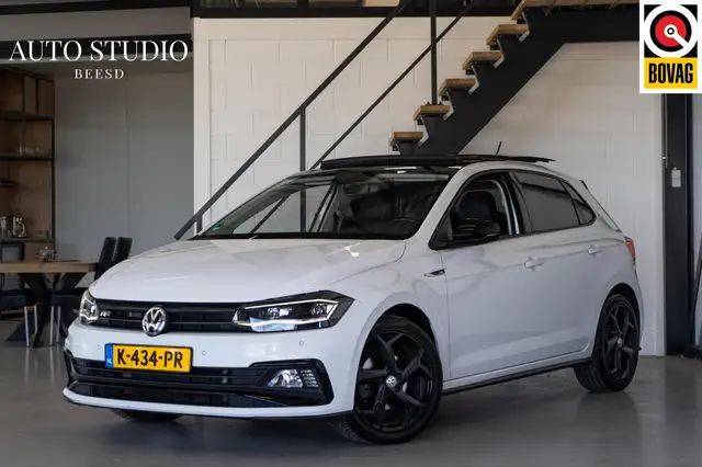 Volkswagen Polo 1.6 TDI Highline • R-line • Pano • Beats • Carplay
