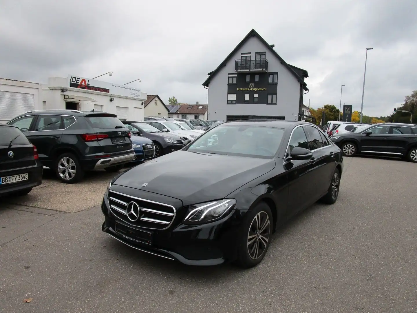 Mercedes-Benz E 200 d 9G Avantgarde *LED*NAVI*LEDER*KAMERA* Schwarz - 1