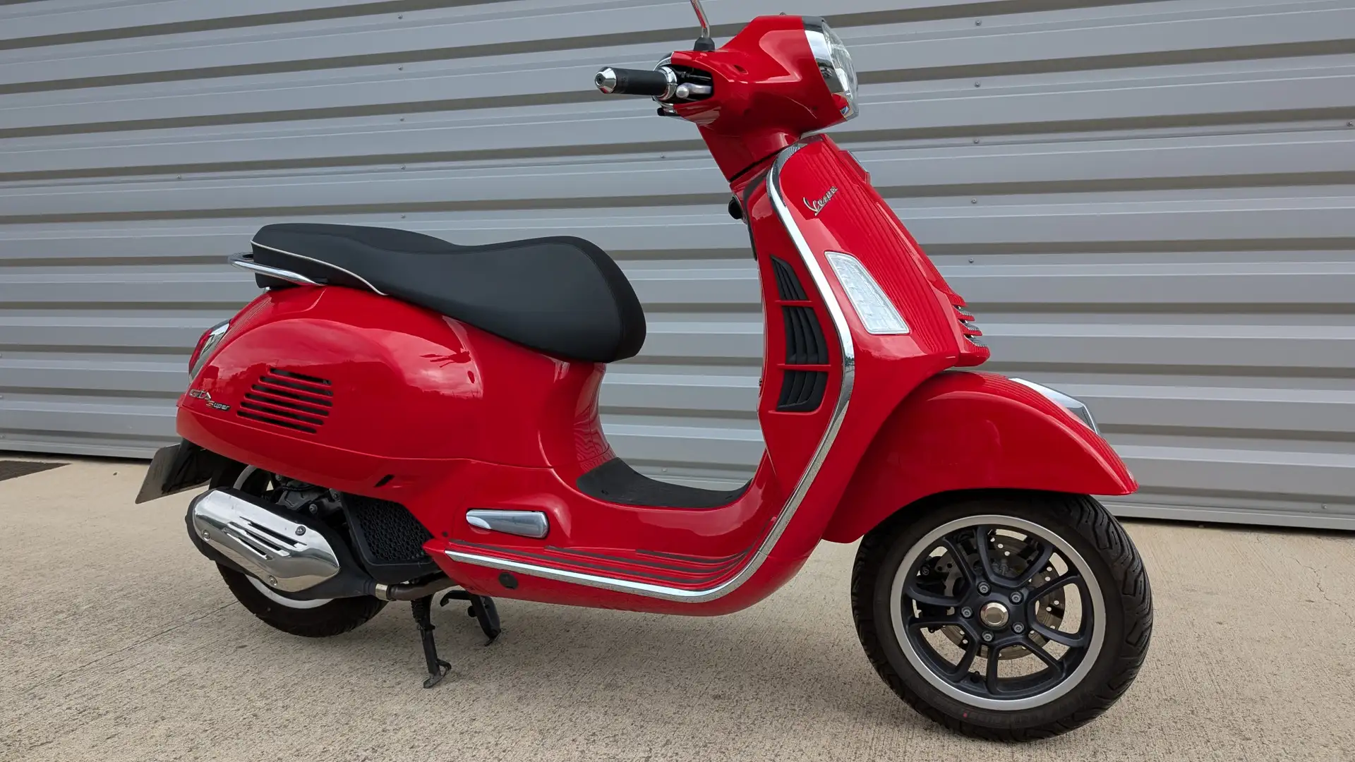 Vespa GTS 125 Rouge - 1