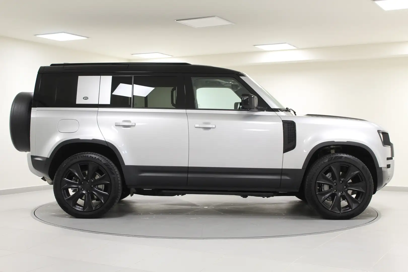 Land Rover Defender Defender 110 3.0 I6 MHEV X AWD Aut. X Plateado - 2