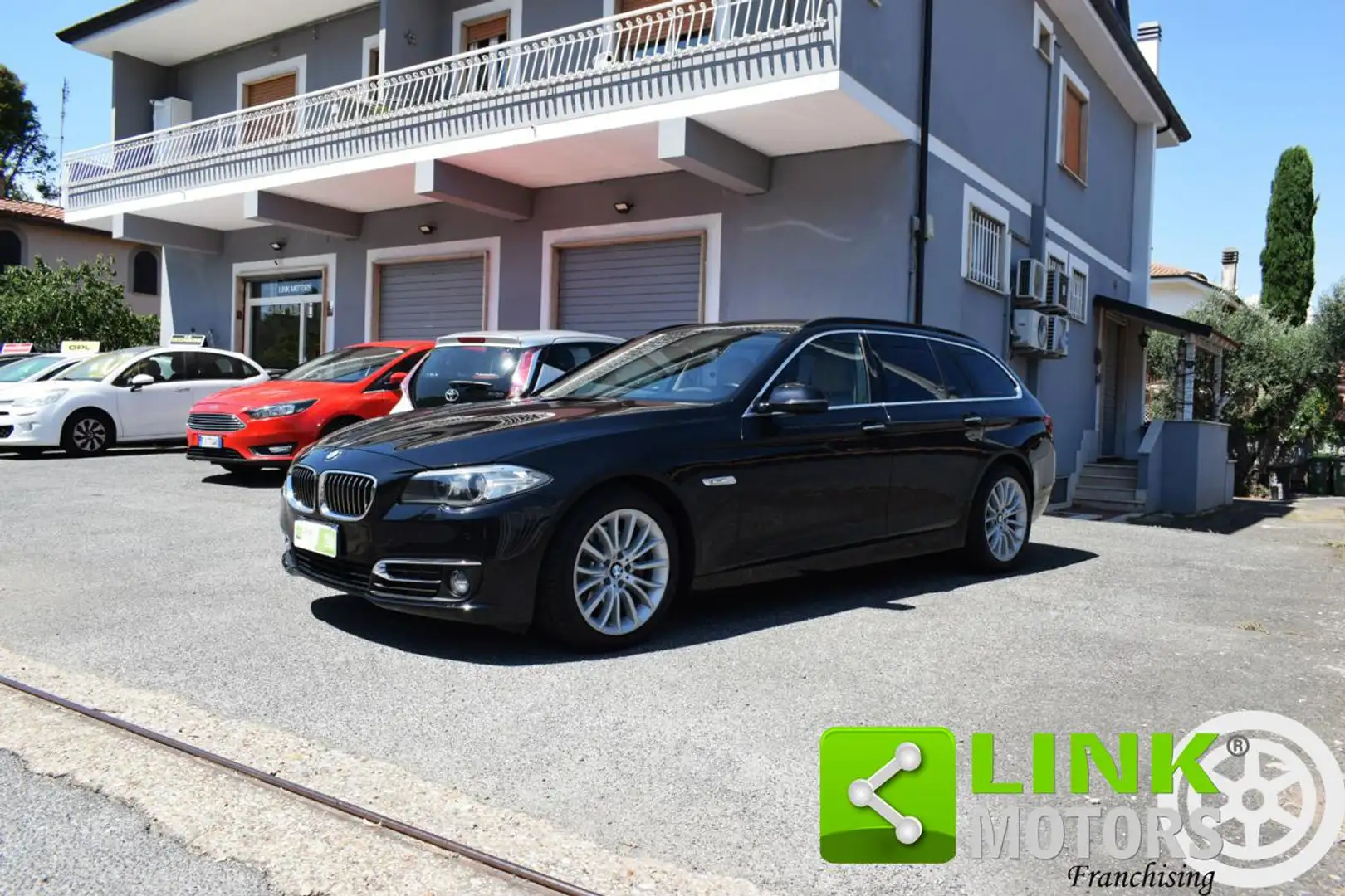 BMW 520 d Touring Luxury Nero - 2