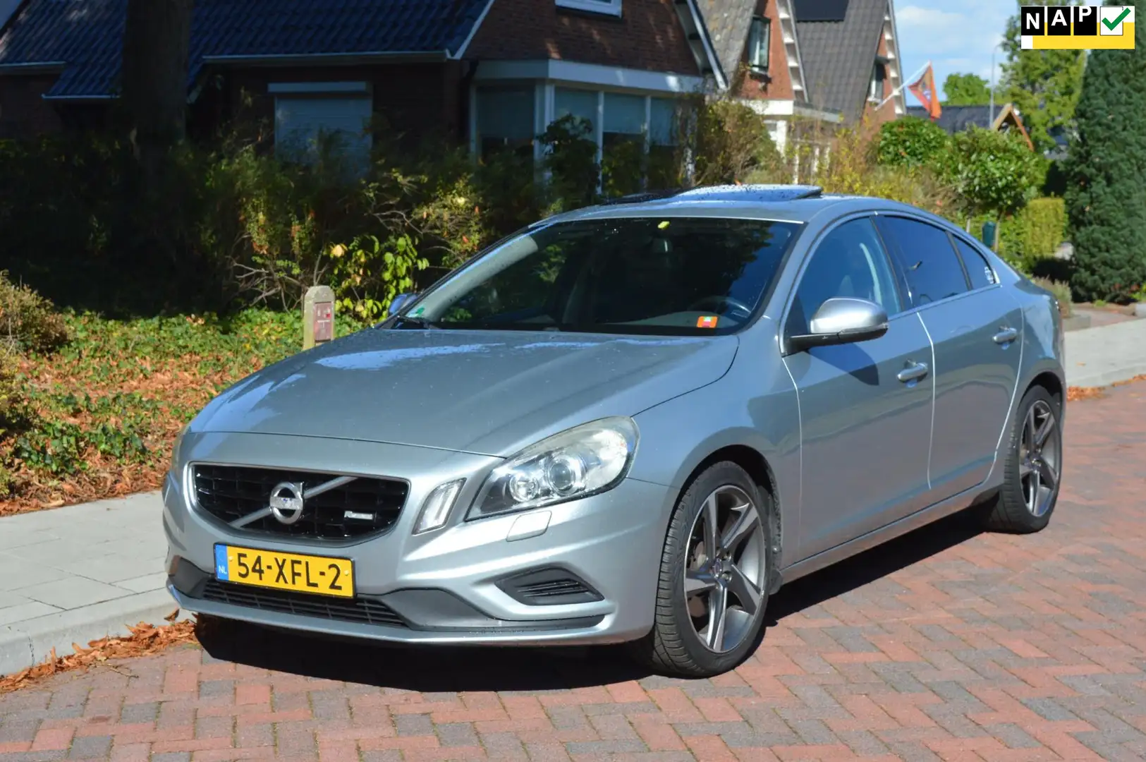 Volvo S60 1.6 T3 R-Design Org NL/NAP/schuifdak/dealer onderh Gris - 1