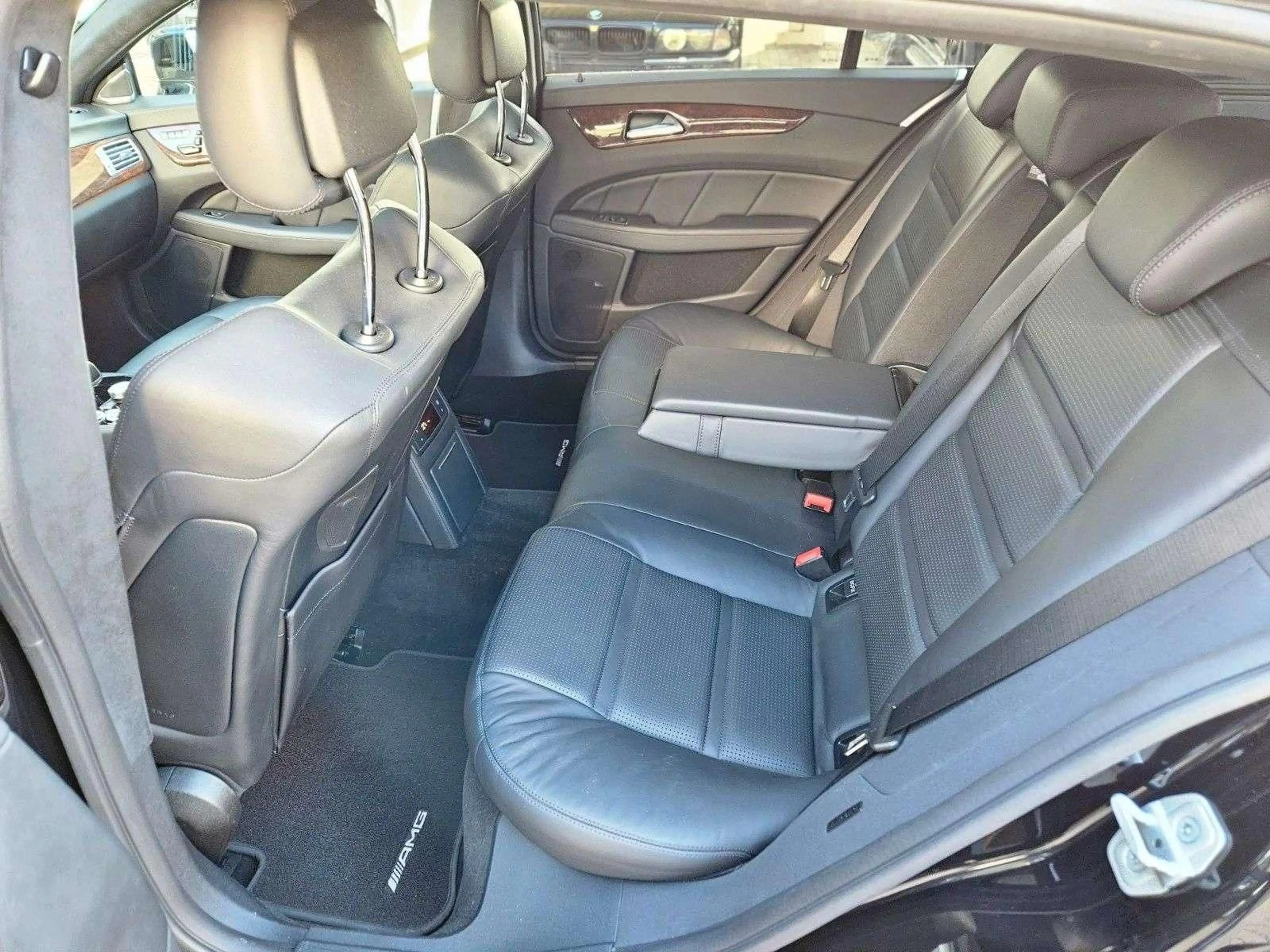 Mercedes-Benz CLS 63 AMG CLS 63 AMG -Shooting Brake-Voll-Massage — photo 15