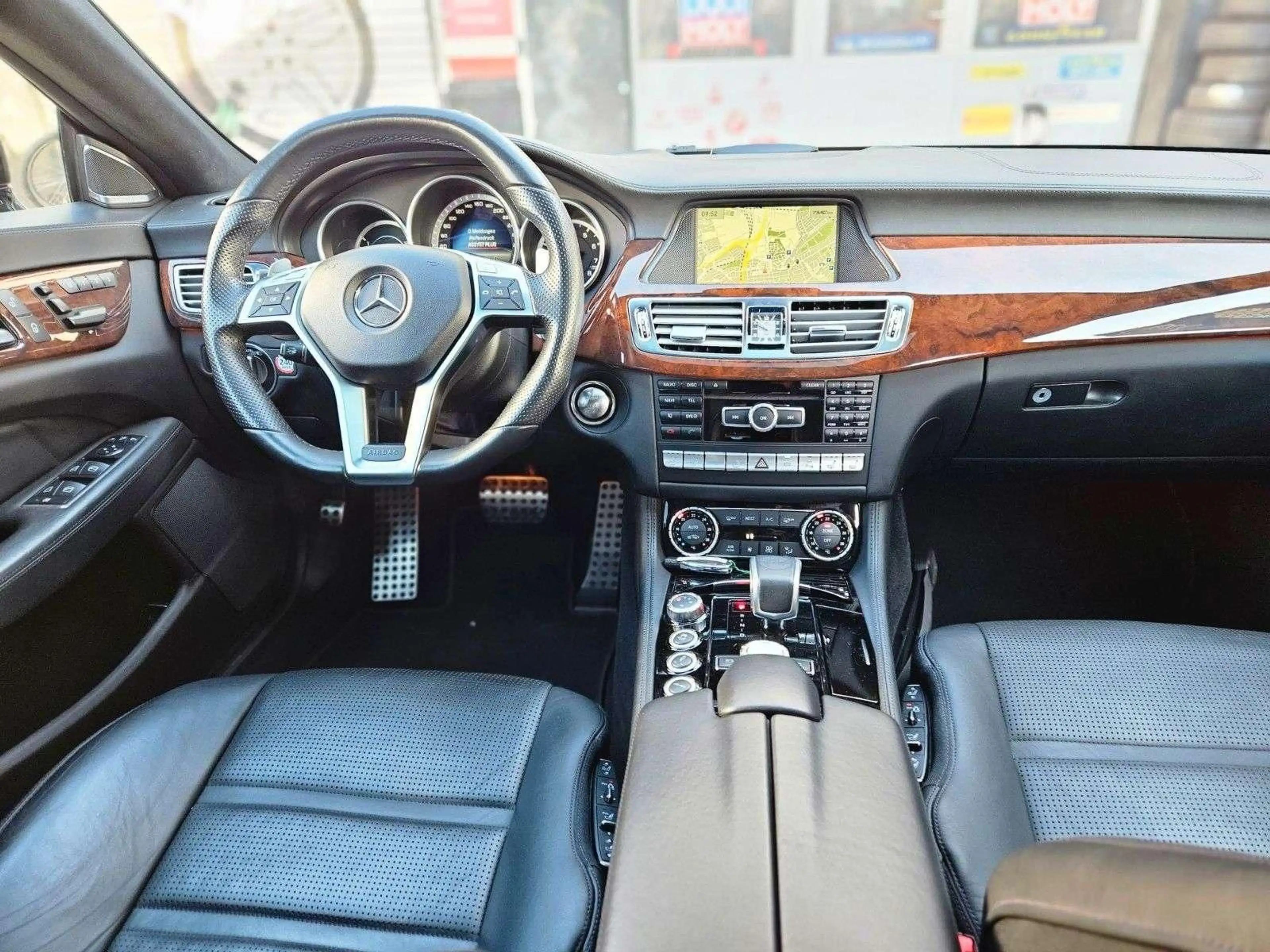 Mercedes-Benz CLS 63 AMG CLS 63 AMG -Shooting Brake-Voll-Massage — photo 8
