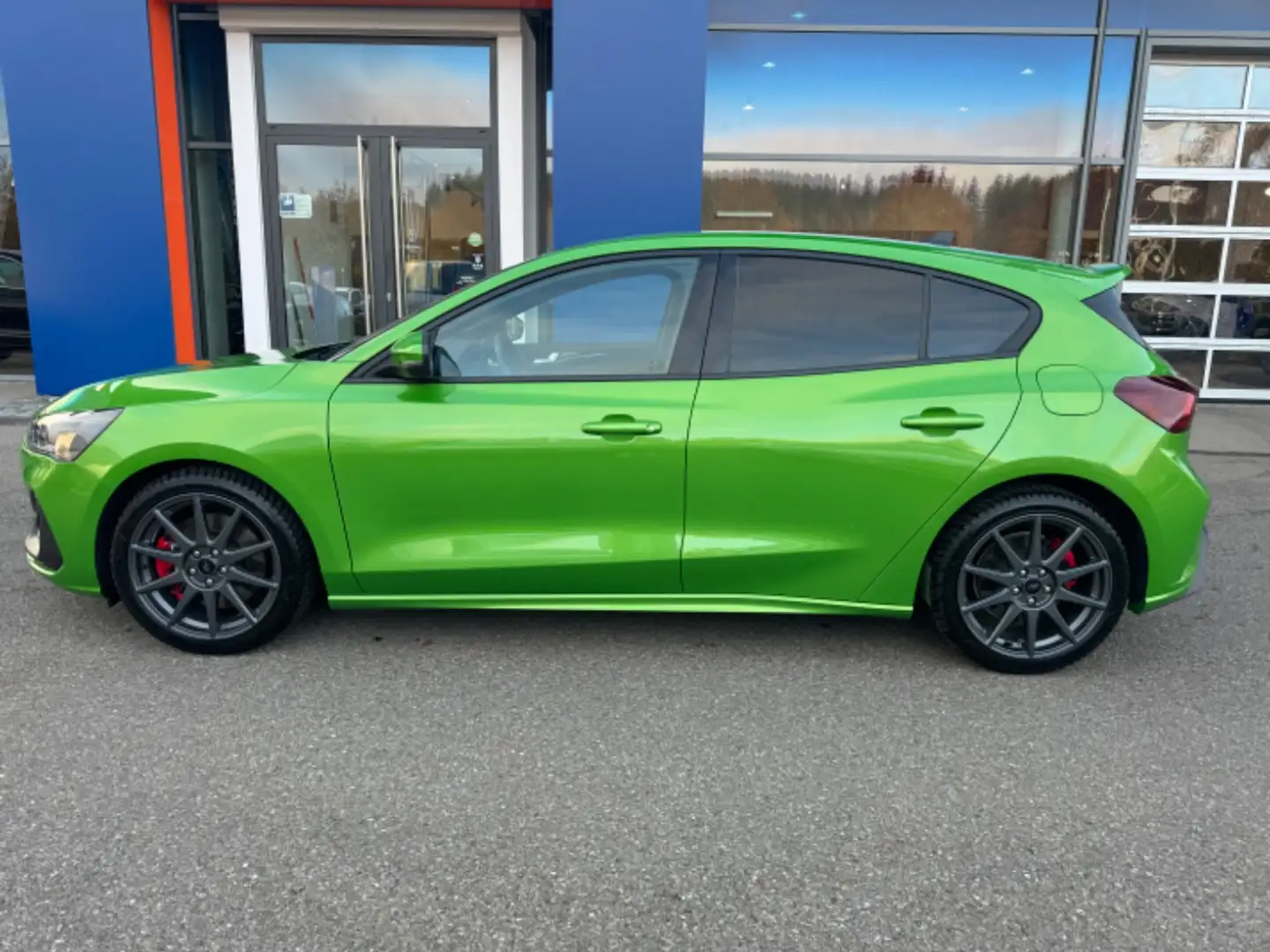 Ford Focus 2.3 ST X neues Modell MatrixLED SYNC4 Зелёный - 2