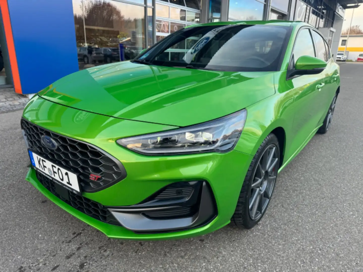 Ford Focus 2.3 ST X neues Modell MatrixLED SYNC4 Зелёный - 1