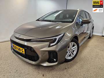 1.8 Hybrid Style e-CVT AUTOMAAT