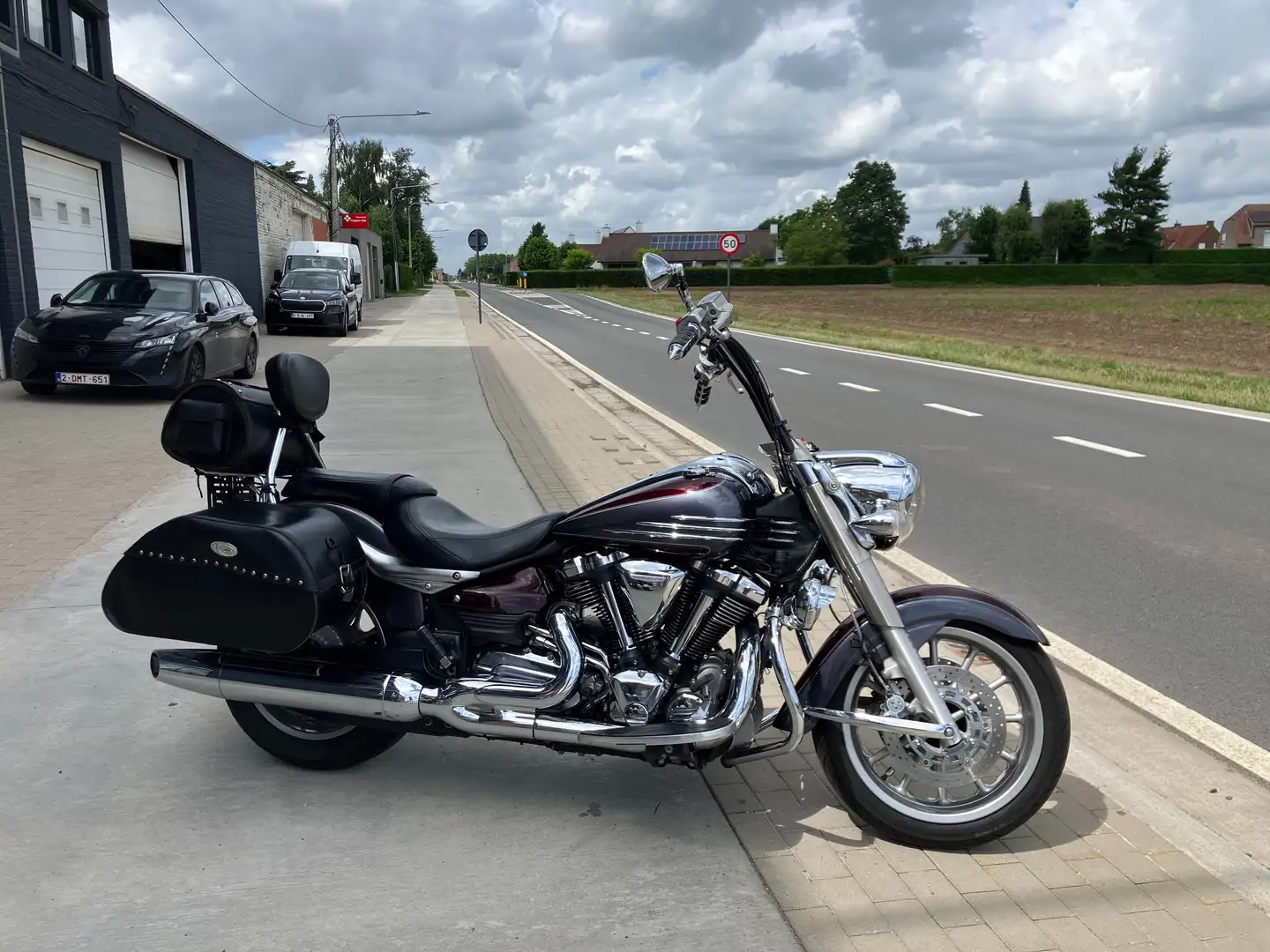 Yamaha XV 1900 midnight star Stříbrná - 1