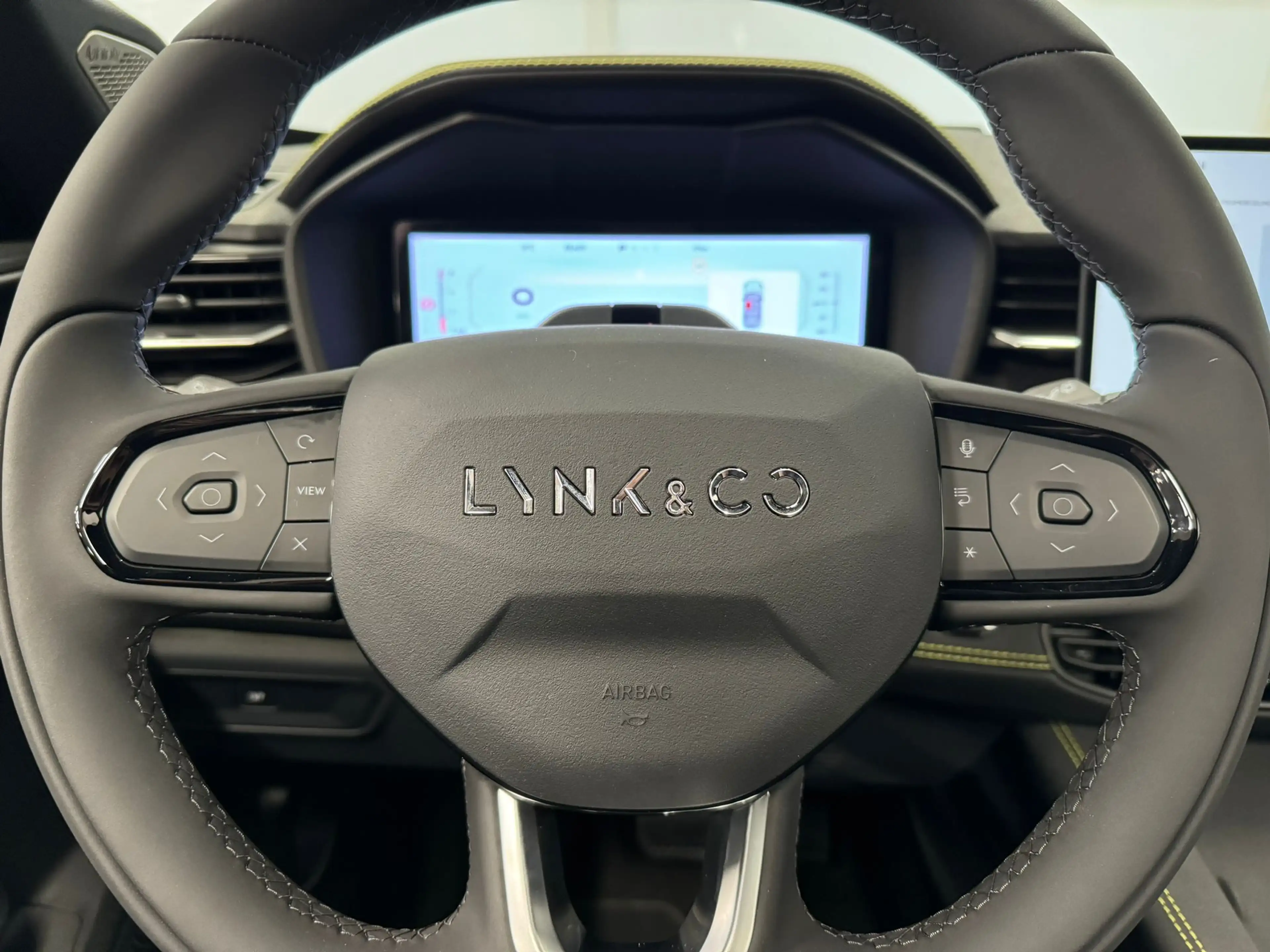 Lynk & Co 01 1.5 More | 360 Camera | Panormadak | Apple Carplay — photo 19