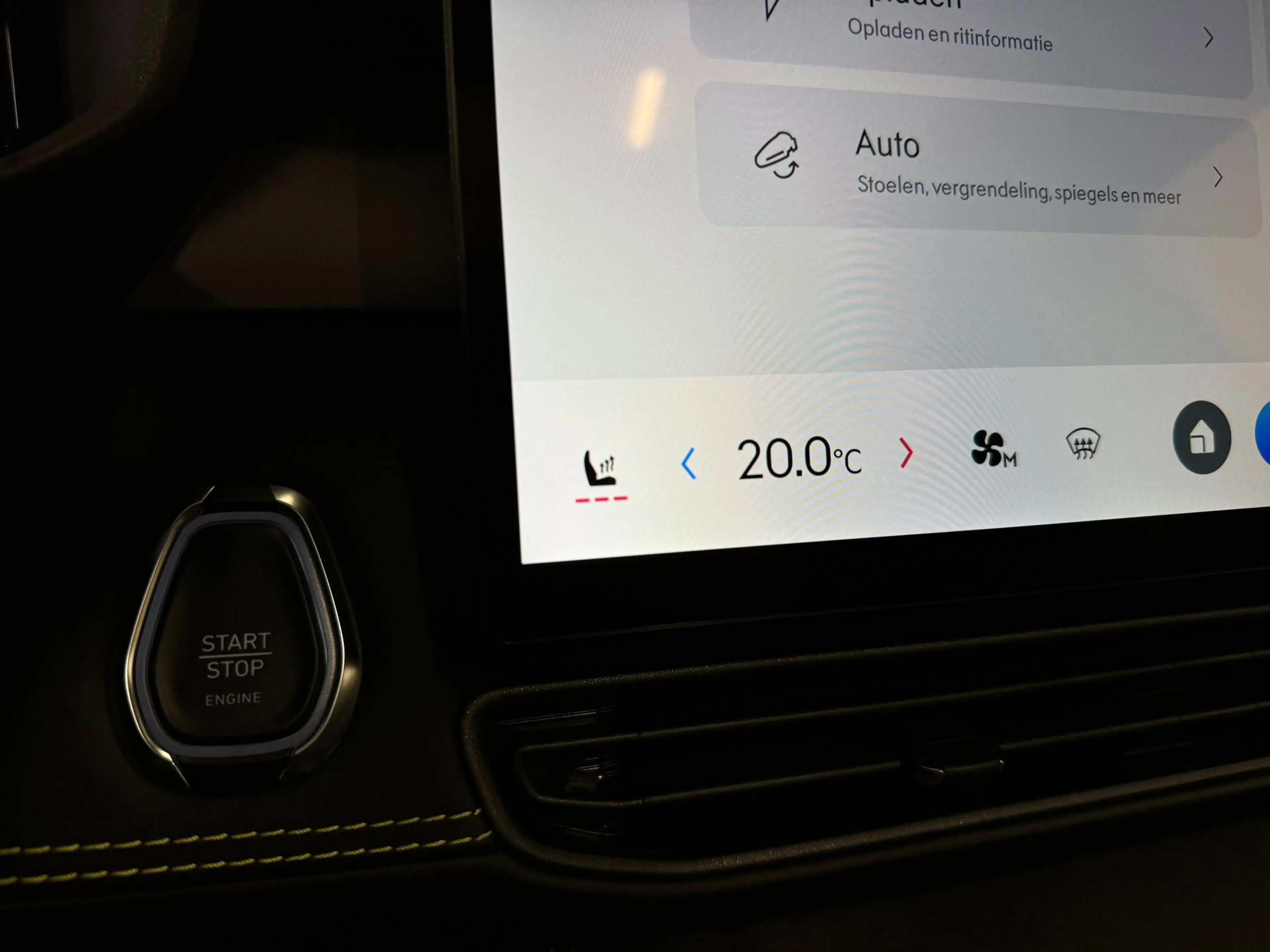 Lynk & Co 01 1.5 More | 360 Camera | Panormadak | Apple Carplay — photo 36