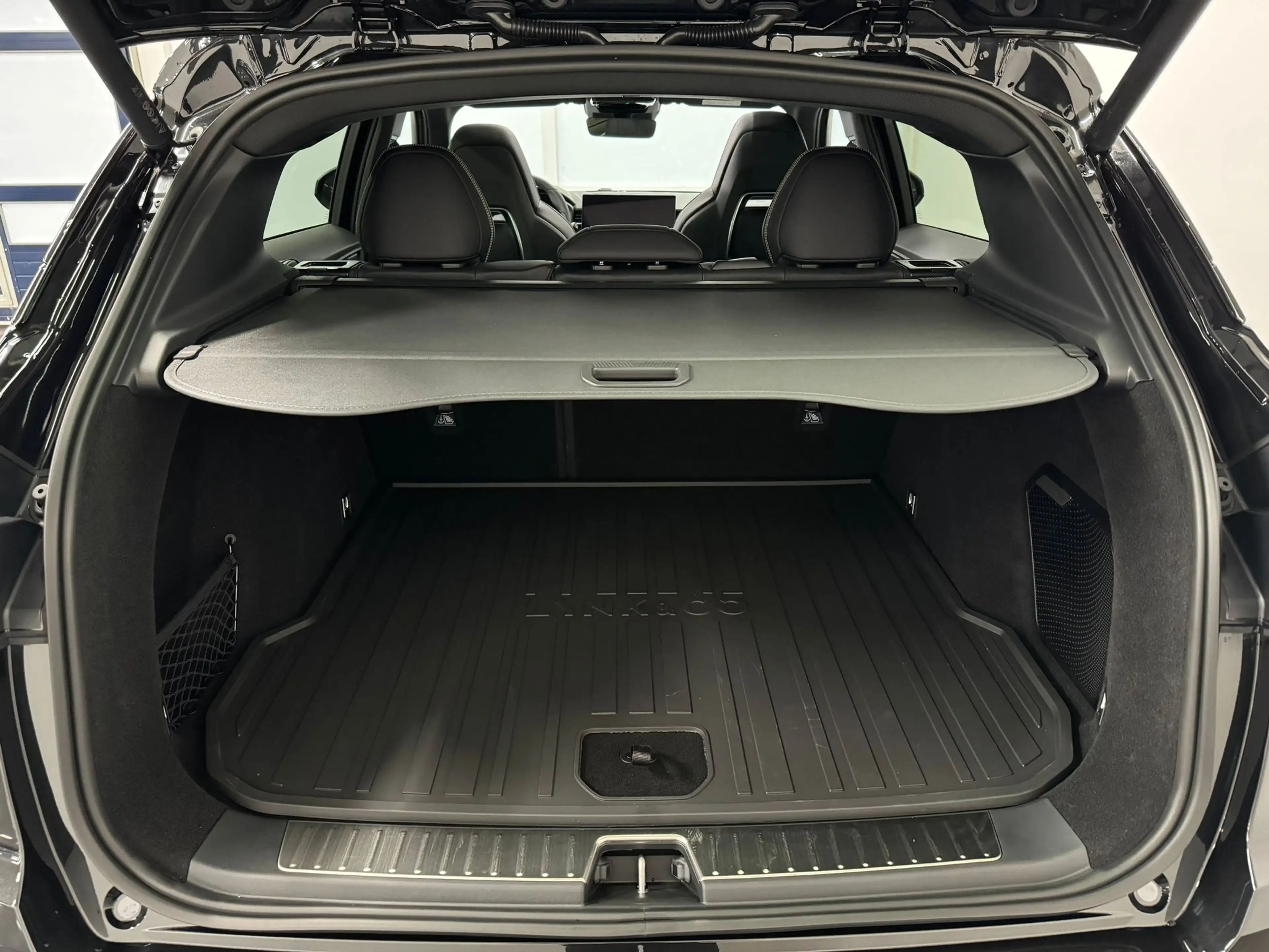 Lynk & Co 01 1.5 More | 360 Camera | Panormadak | Apple Carplay — photo 50