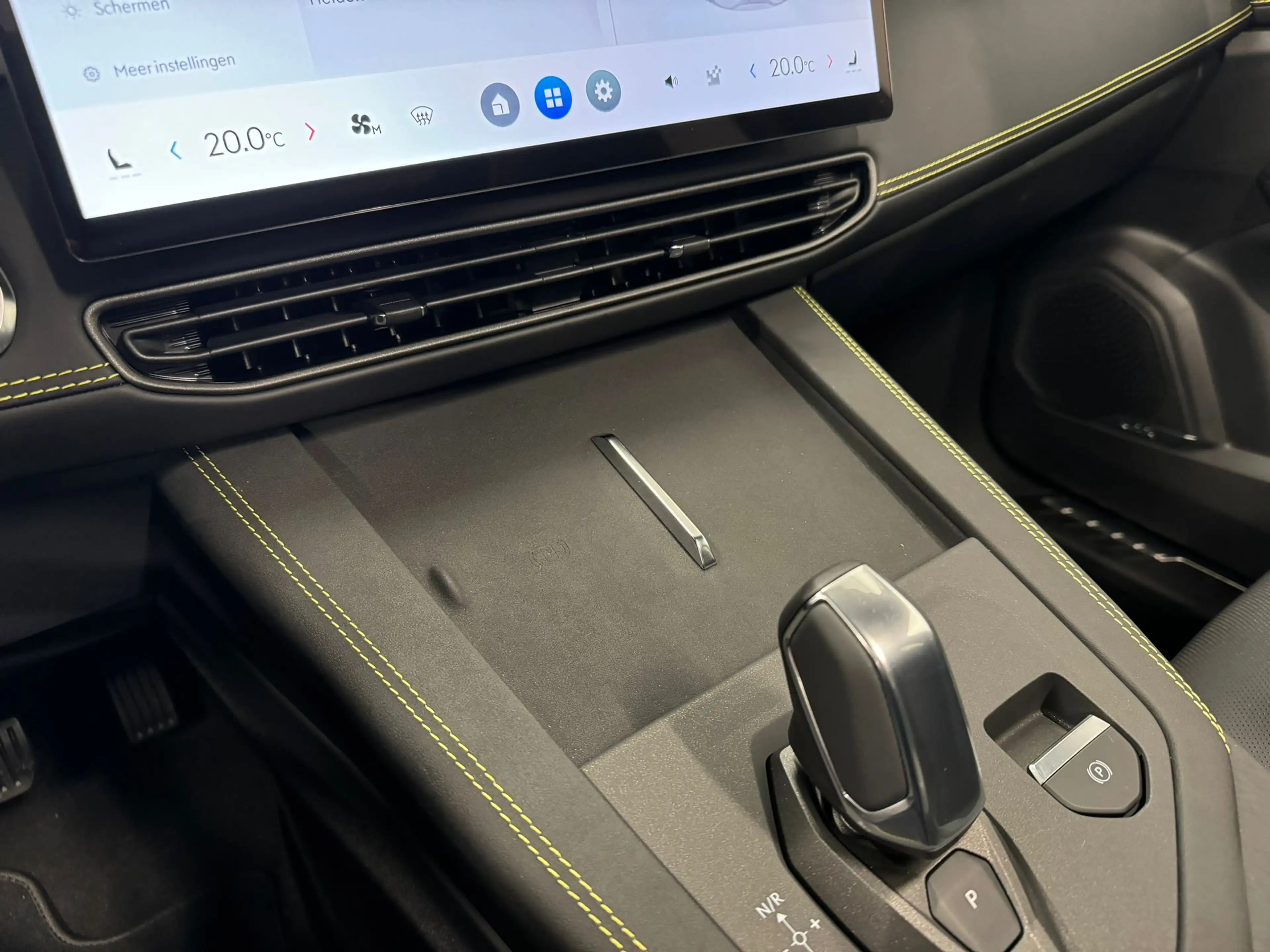 Lynk & Co 01 1.5 More | 360 Camera | Panormadak | Apple Carplay — photo 38