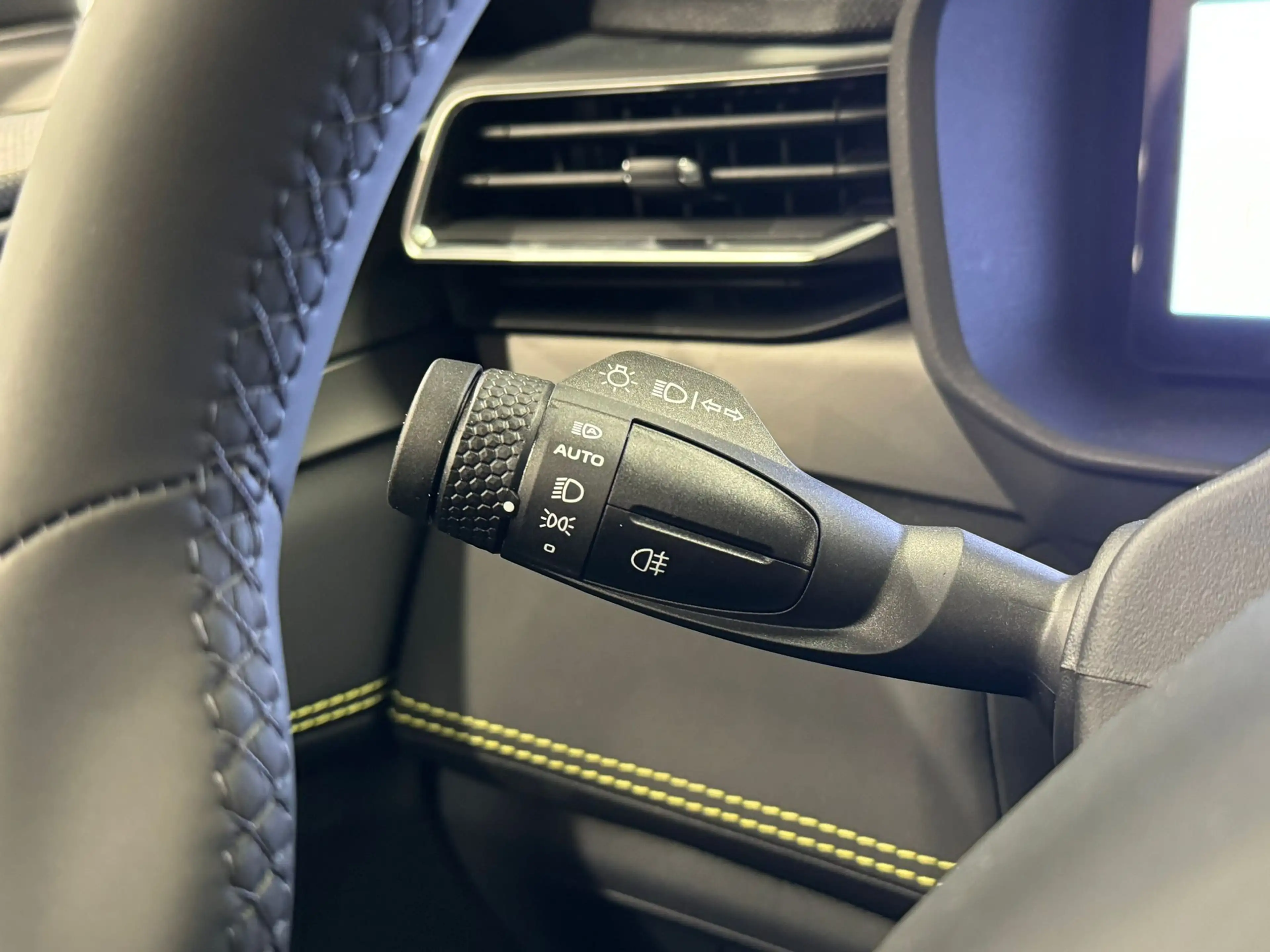 Lynk & Co 01 1.5 More | 360 Camera | Panormadak | Apple Carplay — photo 20
