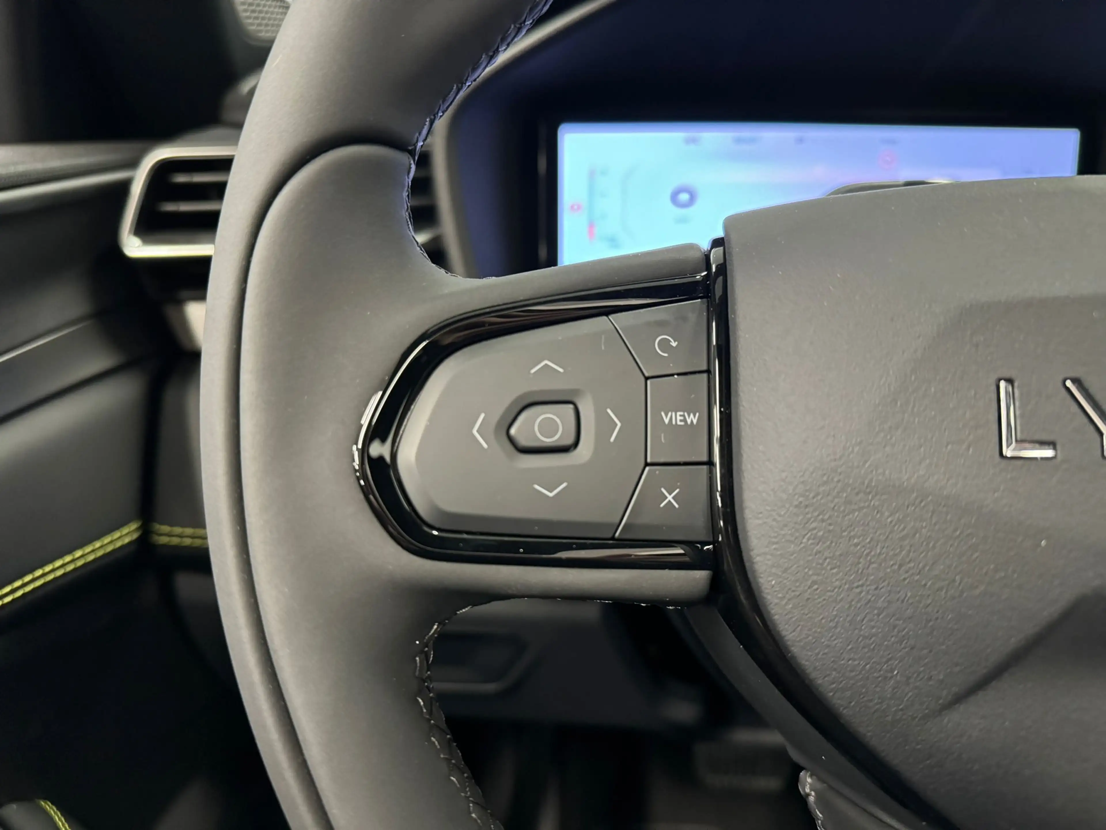 Lynk & Co 01 1.5 More | 360 Camera | Panormadak | Apple Carplay — photo 21