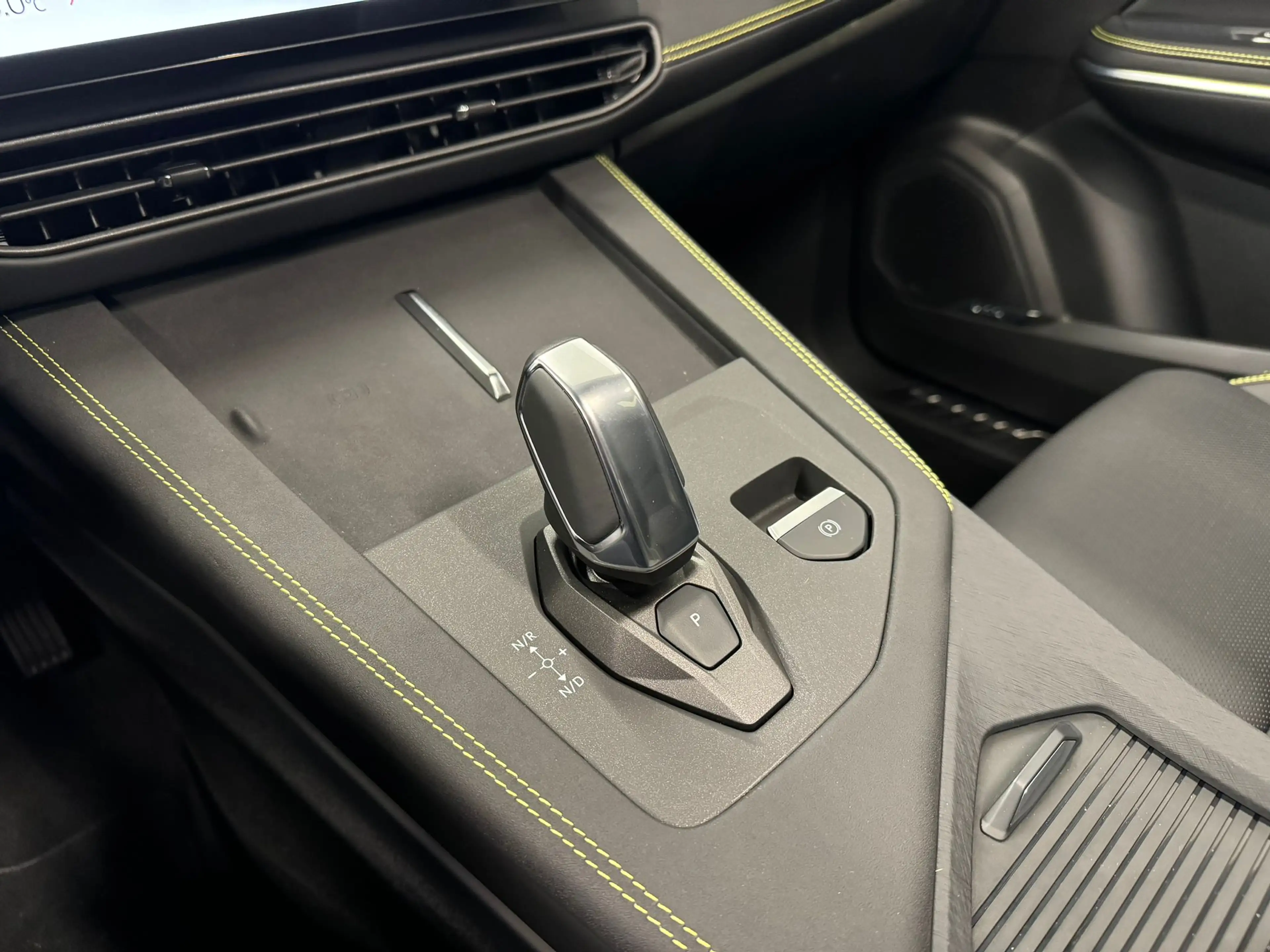 Lynk & Co 01 1.5 More | 360 Camera | Panormadak | Apple Carplay — photo 37