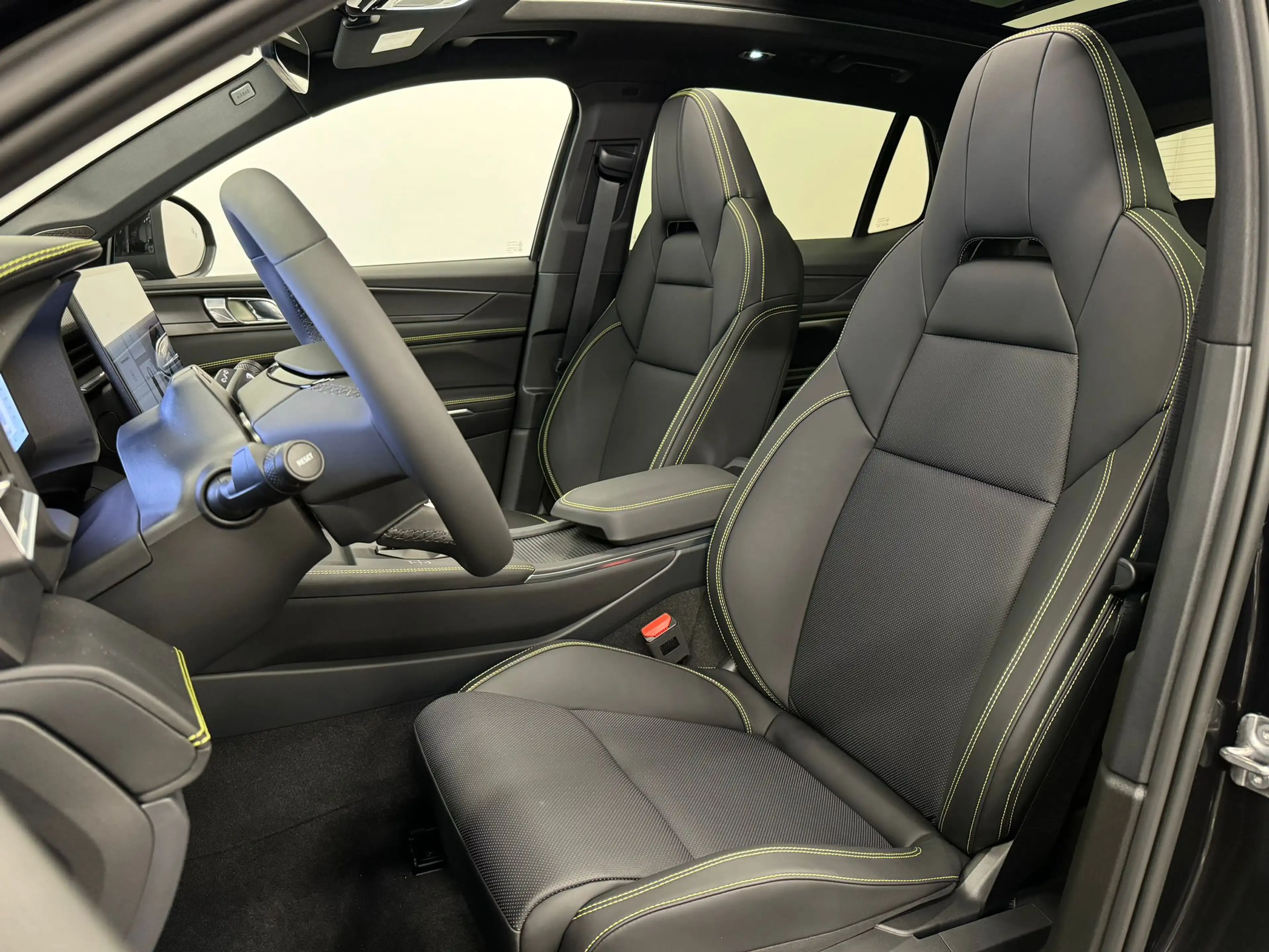 Lynk & Co 01 1.5 More | 360 Camera | Panormadak | Apple Carplay — photo 11