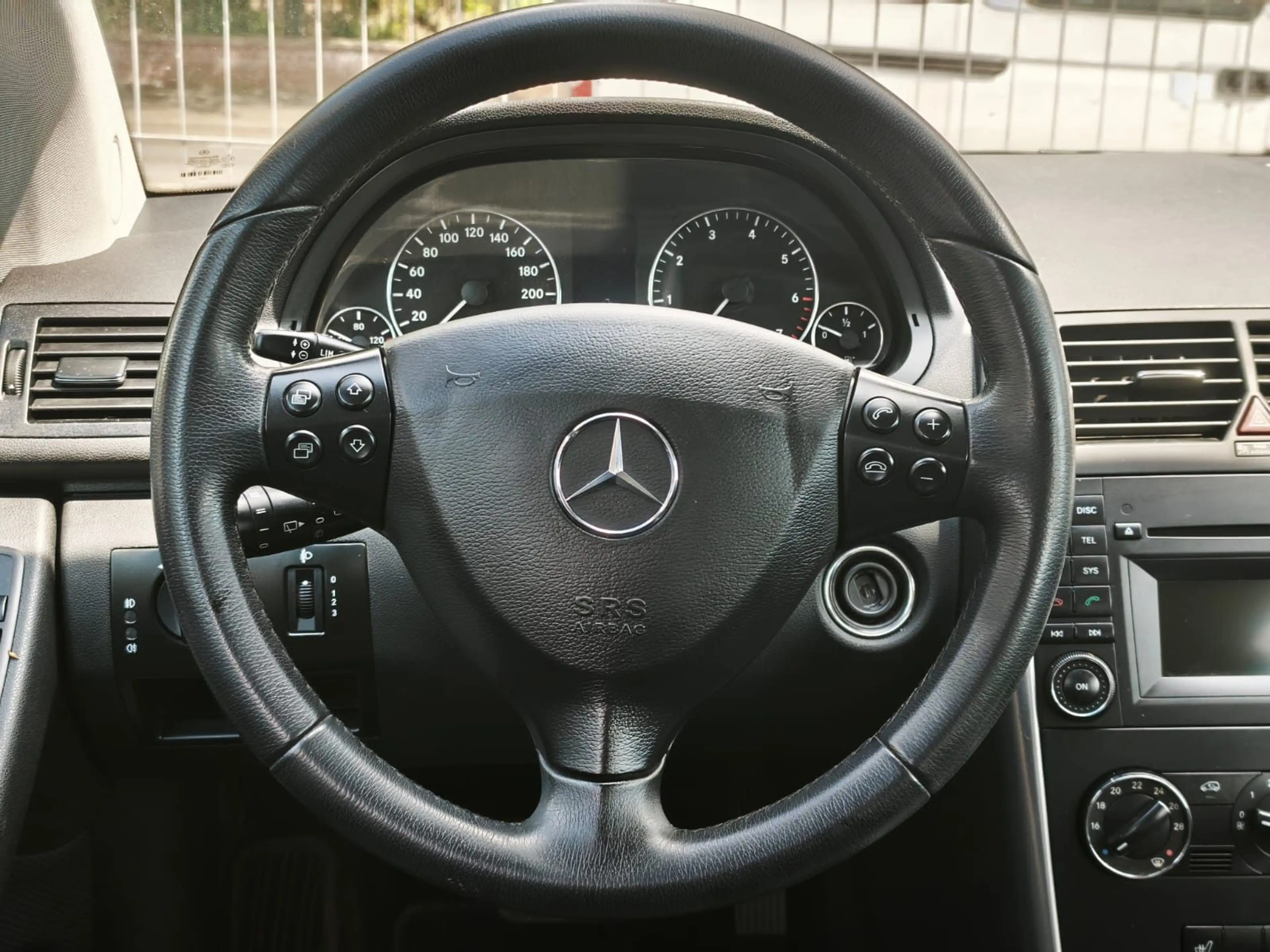 Mercedes-Benz A 180 Avantgarde — photo 9