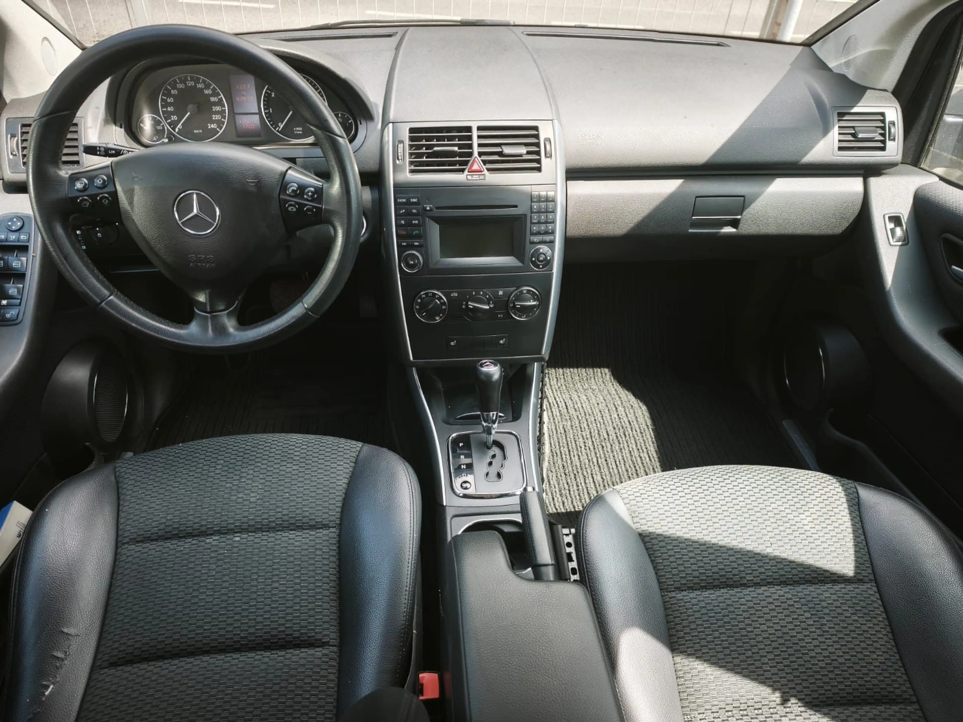 Mercedes-Benz A 180 Avantgarde — photo 8