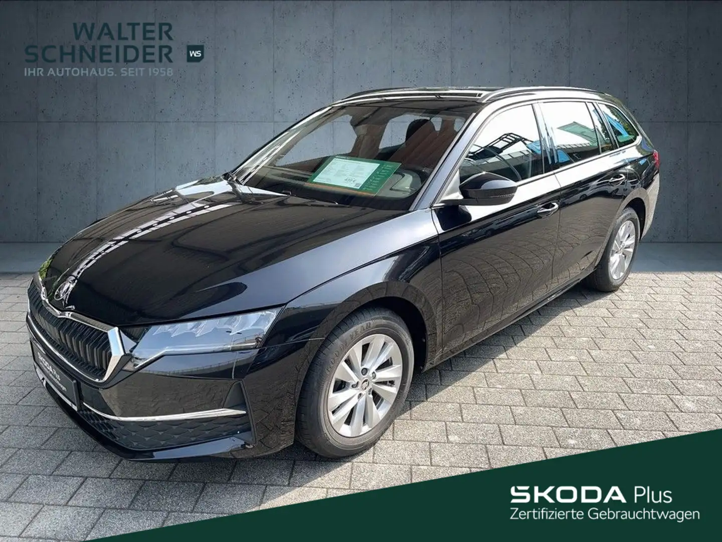Skoda Octavia Combi 1.5 eTSI DSG Selection Navi LED SH Schwarz - 1