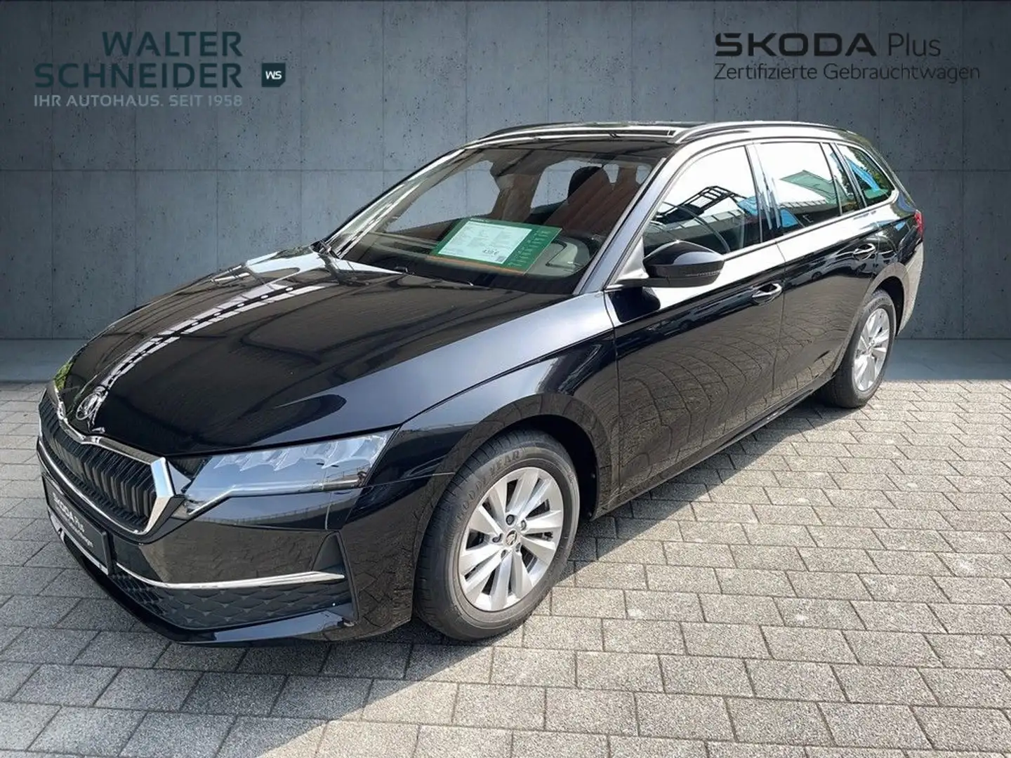 Skoda Octavia Combi 1.5 eTSI DSG Selection Navi LED SH Schwarz - 2