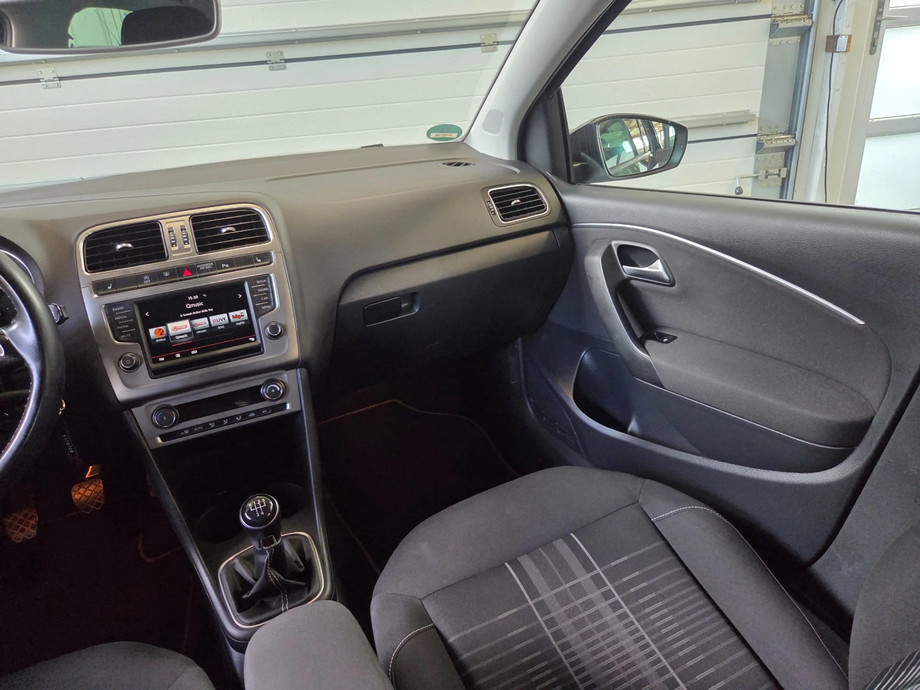 Volkswagen Polo 1.2 TSI Comfortline — photo 14