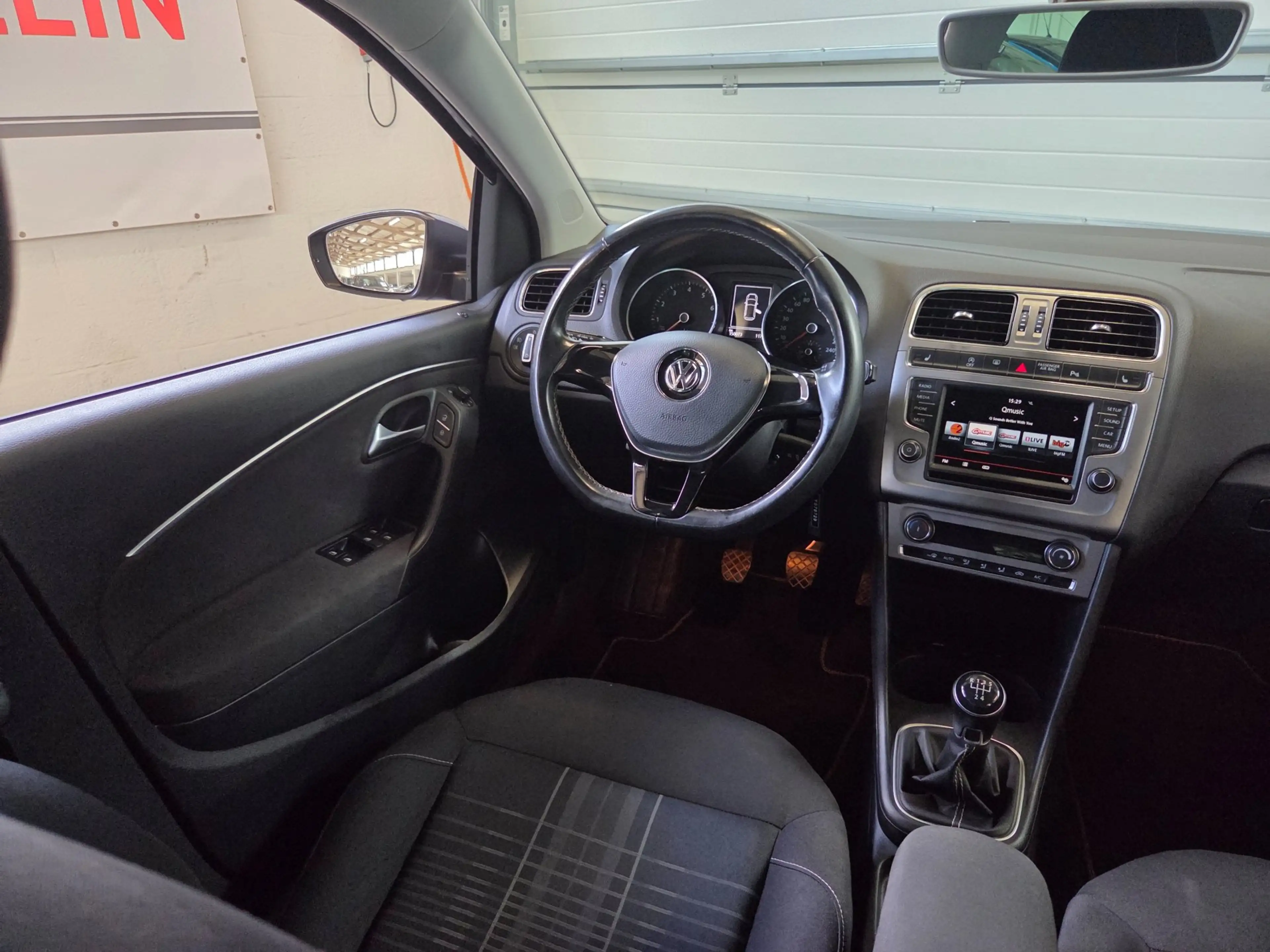 Volkswagen Polo 1.2 TSI Comfortline — photo 13