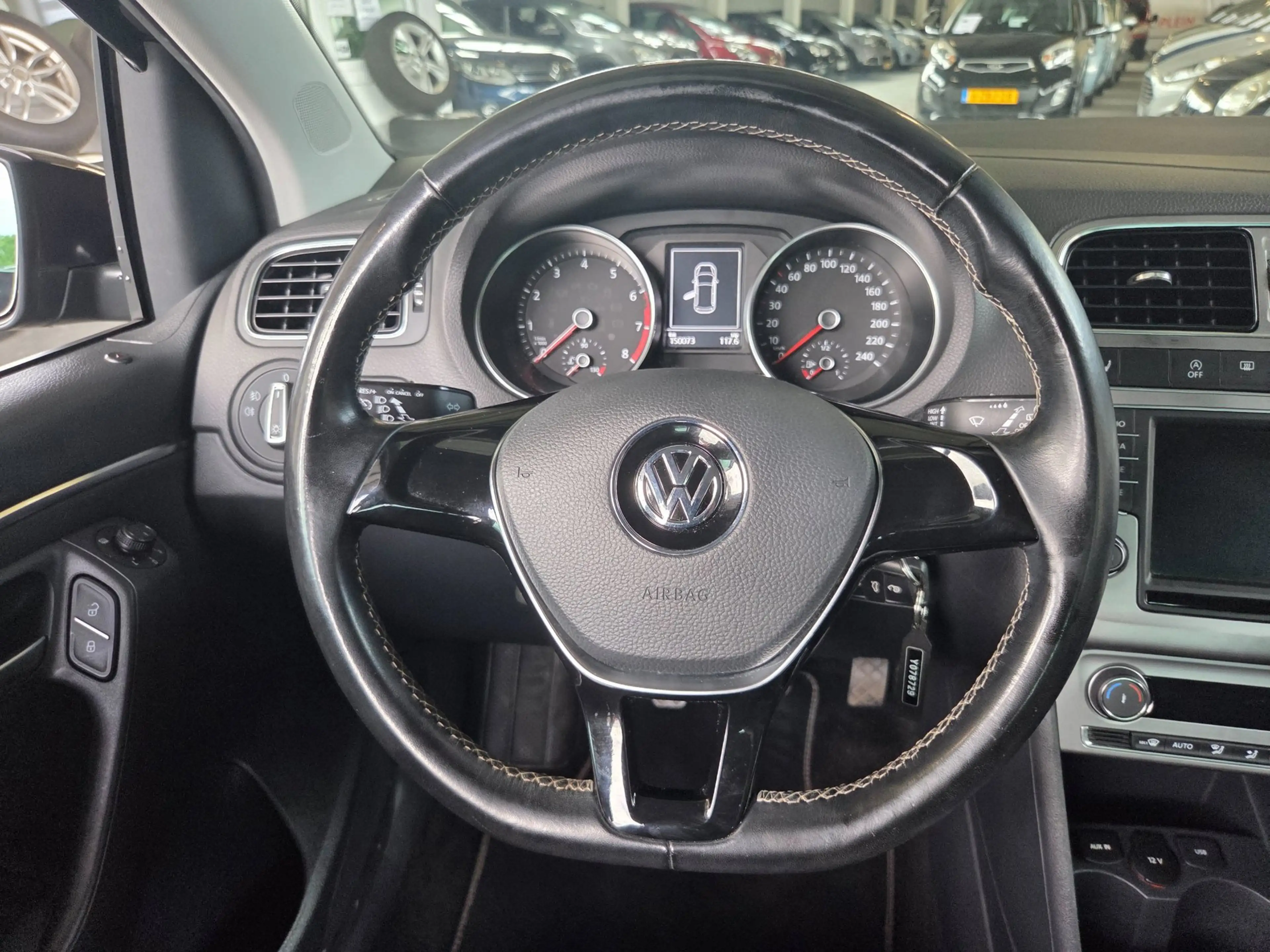 Volkswagen Polo 1.2 TSI Comfortline — photo 15