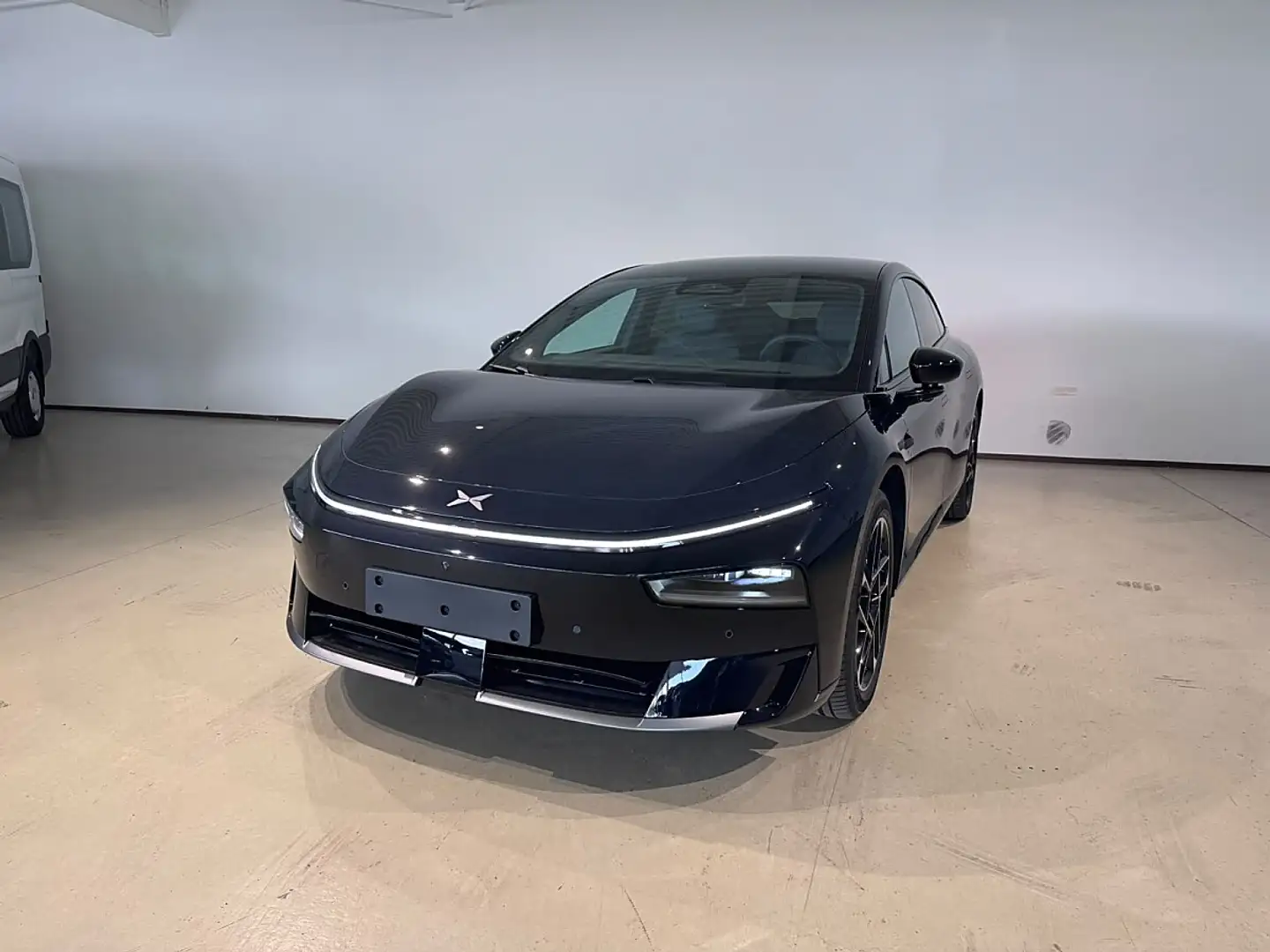Xpeng P7 + Long Range 74,9kWh RWD Schwarz - 1