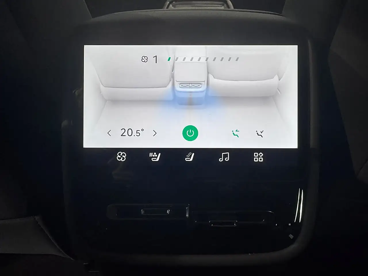 XPENG P7