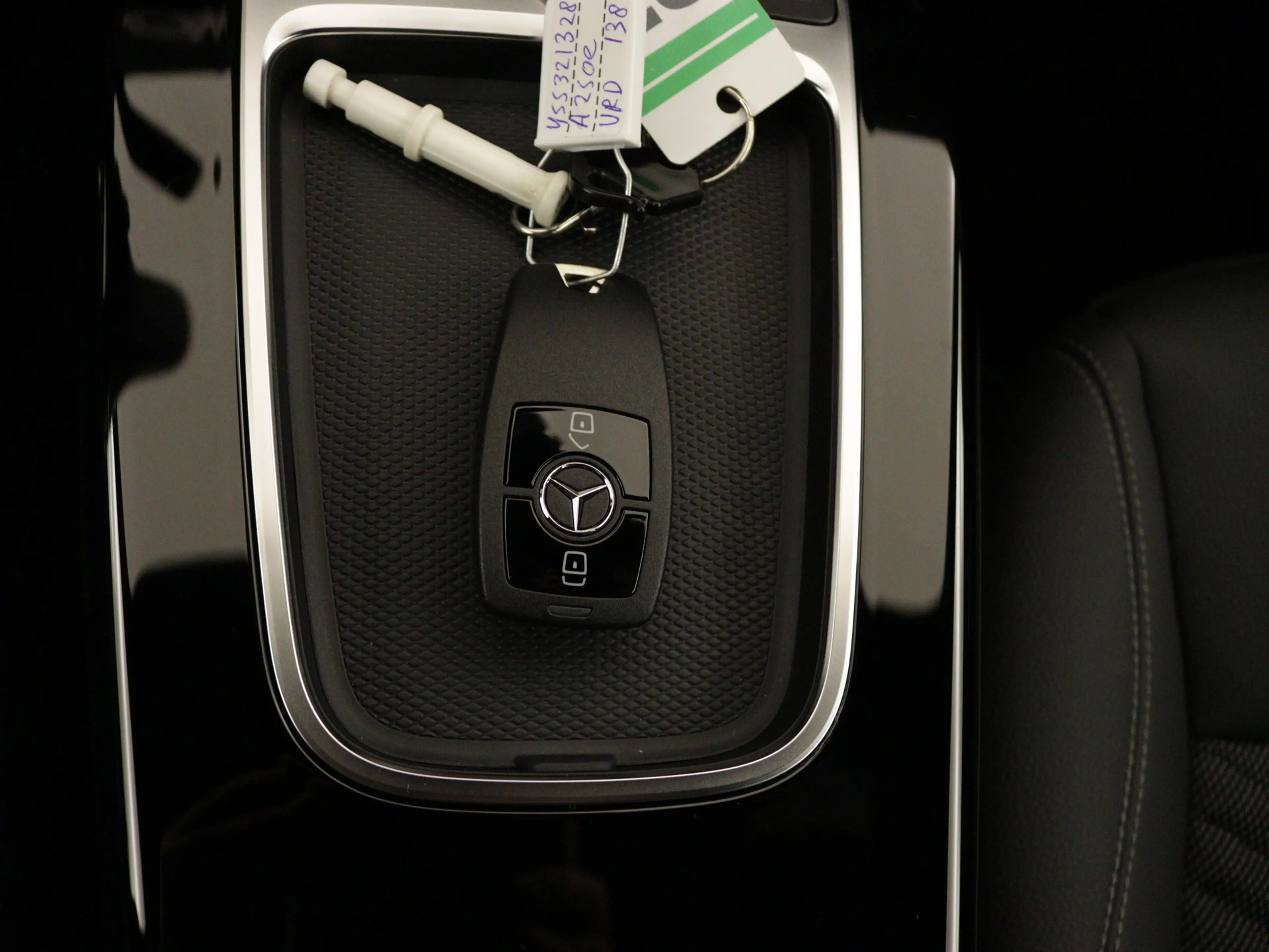 Mercedes-Benz A 250 e Star Edition LIMITED | Dodehoekassistent | Parke — photo 11