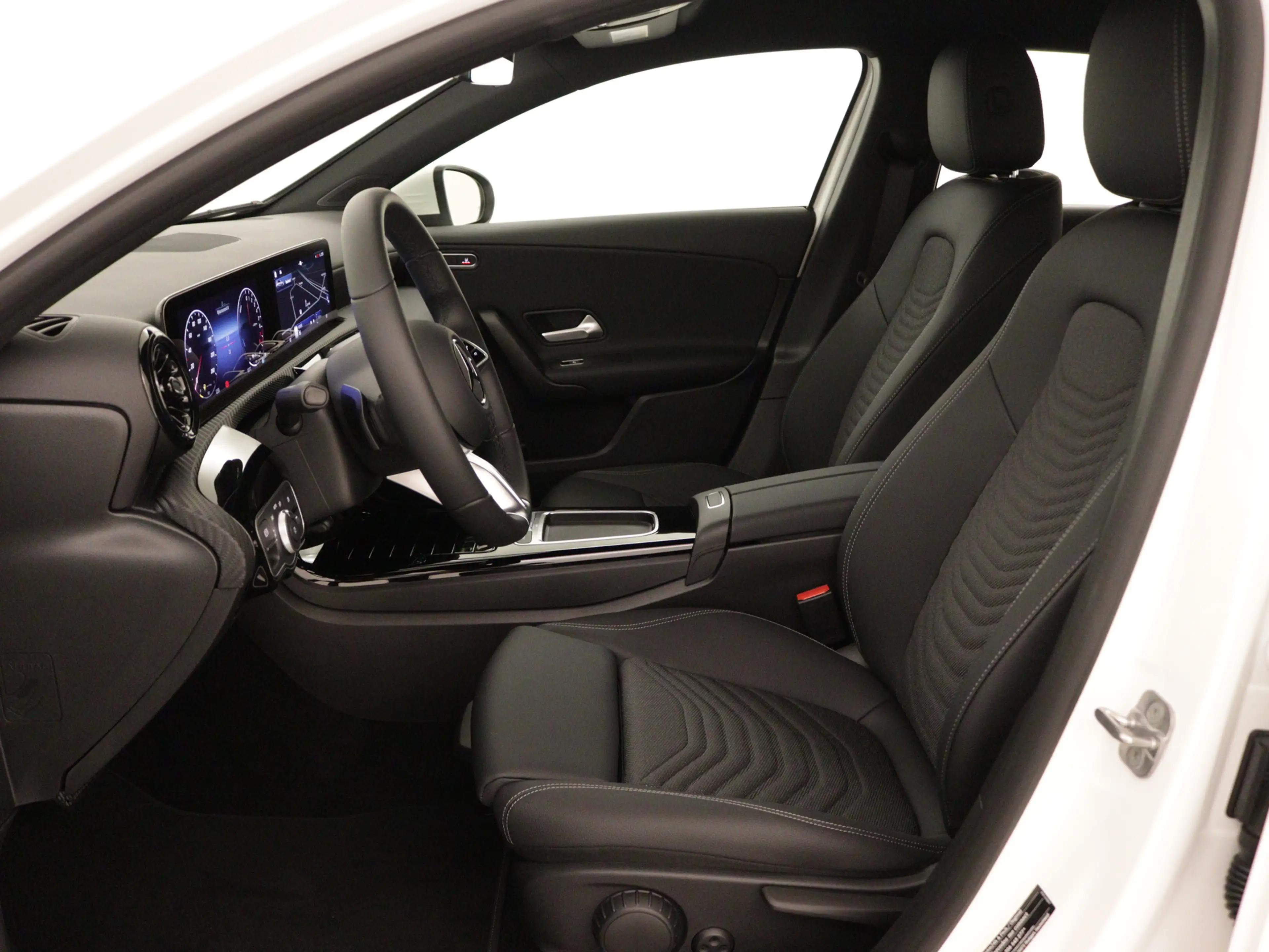 Mercedes-Benz A 250 e Star Edition LIMITED | Dodehoekassistent | Parke — photo 15